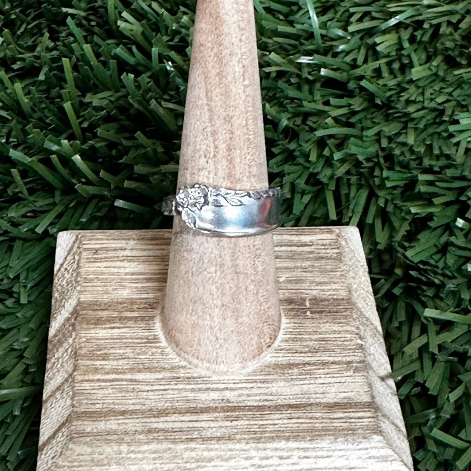 Handmade Floral Ring size 9 Size ONE SIZE - 10 Thumbnail