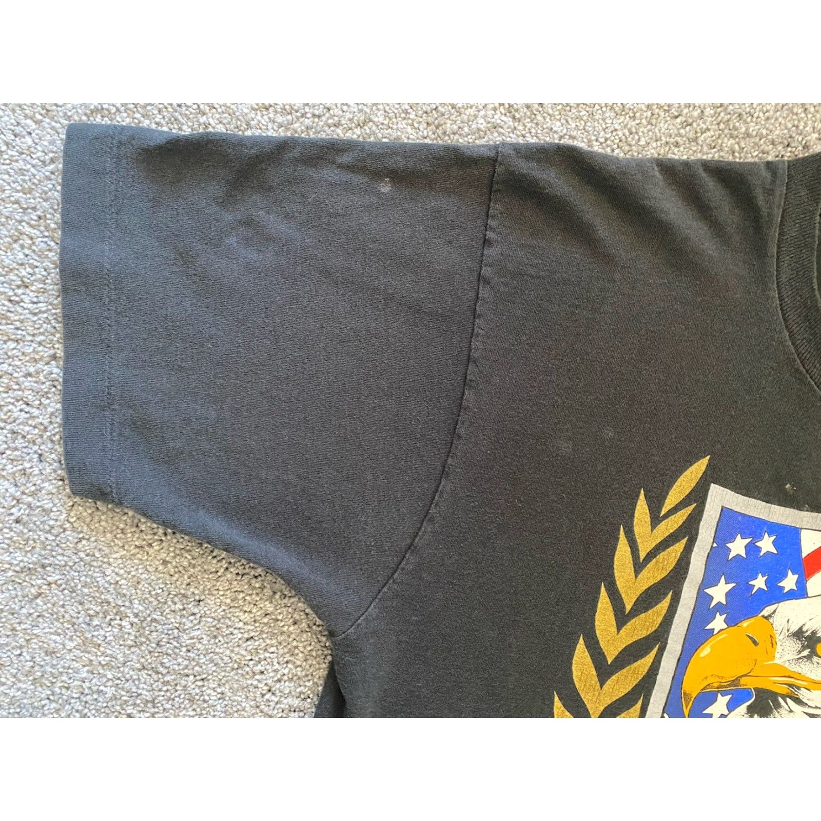 Fruit Of The Loom VINTAGE The American Spirit XL T-Shirt Made in USA Single Stitch Men Black 1991 1990s Patriotic USA Military Army USA Size US XL / EU 56 / 4 - 7 Thumbnail