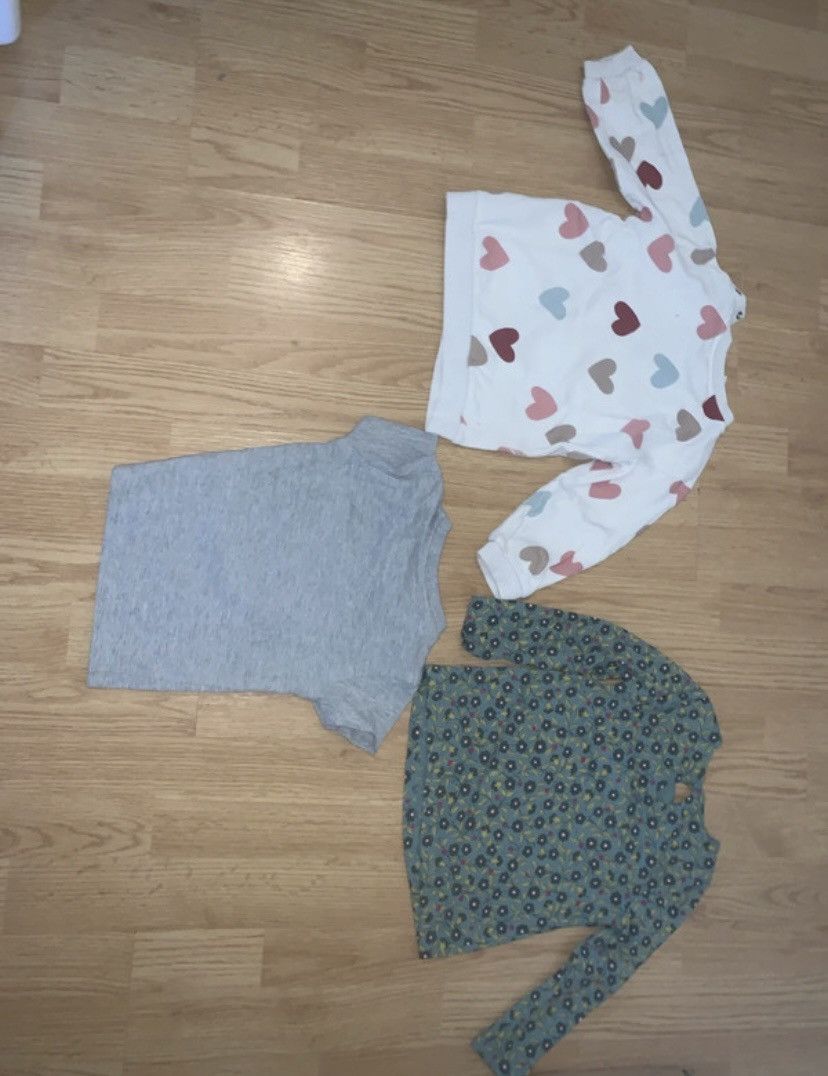 H&M 3 haut pour petite fille Size XS / US 0-2 / IT 36-38 - 2 Thumbnail