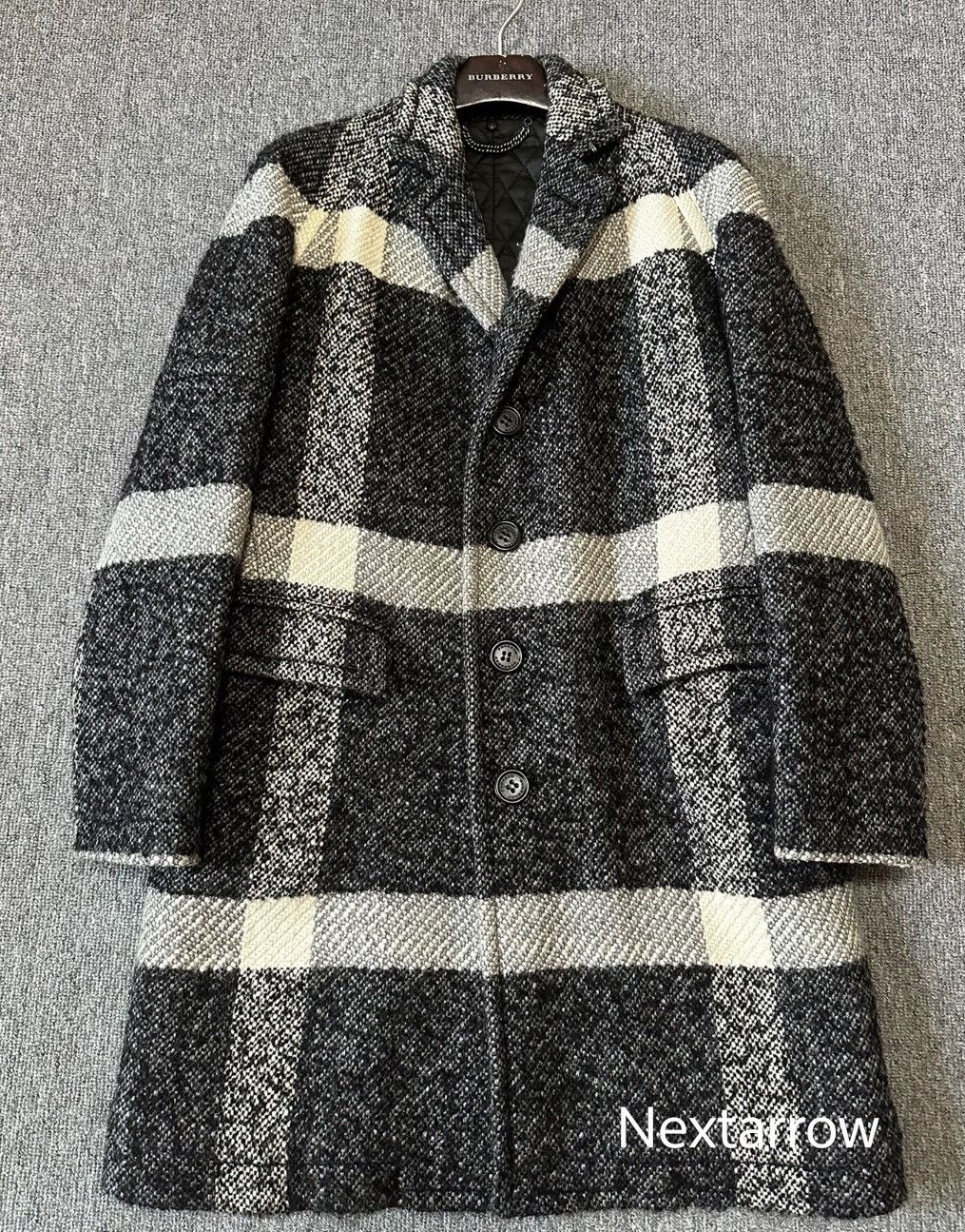 Burberry Burberry Black Label Black and White Woven Woo2412-Nextarrow Size US S / EU 44-46 / 1 - 1 Thumbnail