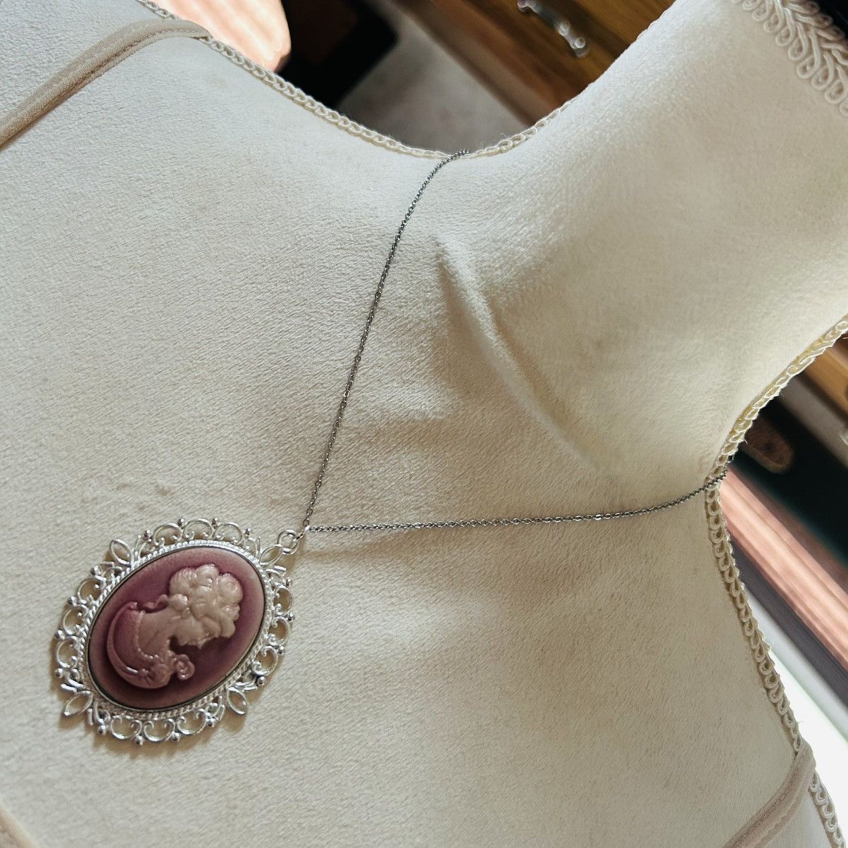Handmade Handcrafted dark rose opalescent Victorian lady necklace Size ONE SIZE - 2 Thumbnail