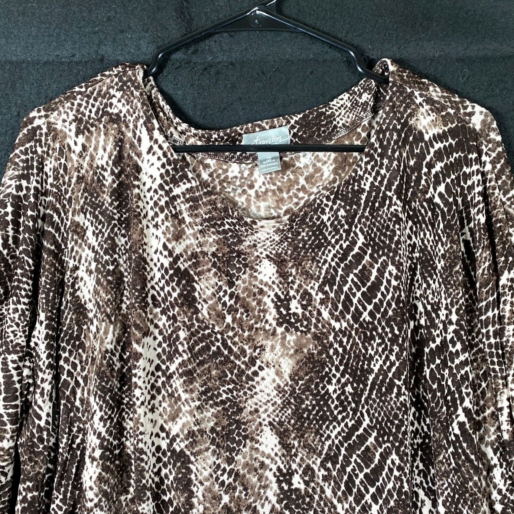 Vintage Chico's Travelers Blouse Womens Knit Front Knot Animal Print 3/4 Sleeve Scoop Neck L Brown Tan Size L / US 10 / IT 46 - 2 Thumbnail