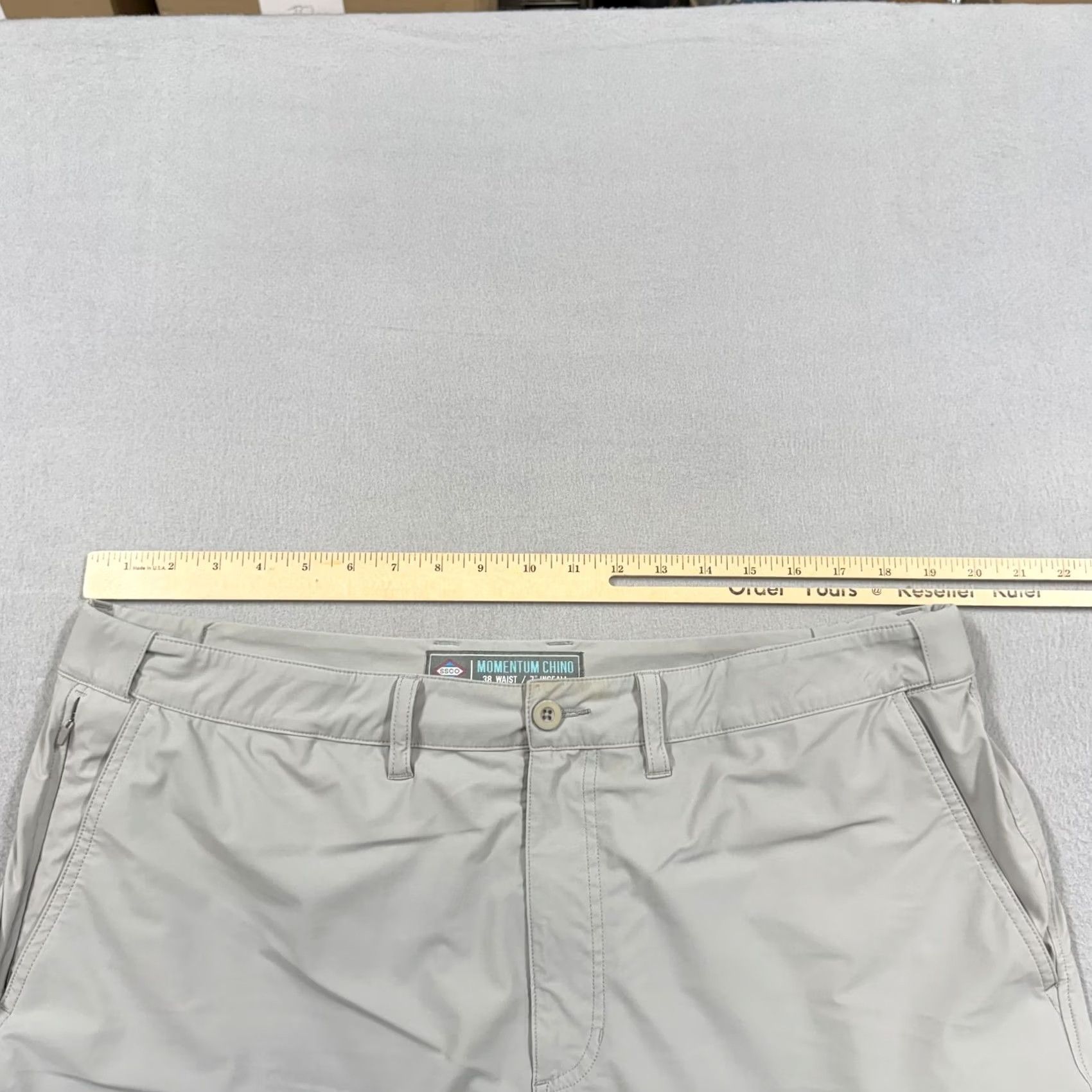 Vintage SSCO Shorts Mens 38 Beige Momentum Chino Microfiber 7 Inseam Lightweight Slim Front Zip Pockets Size US 38 / EU 54 - 5 Thumbnail