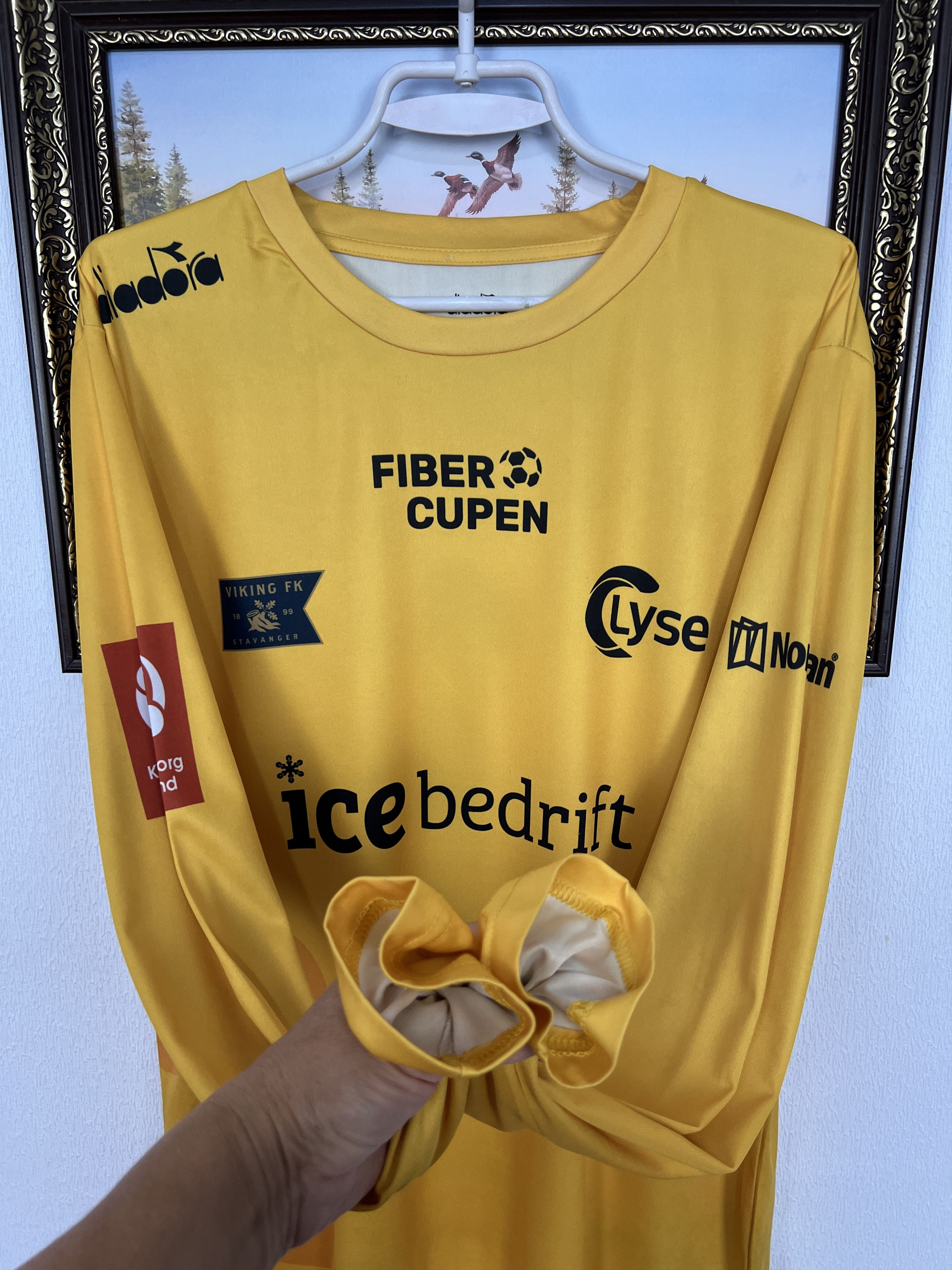 Diadora Viking Stavanger Football Goalkeeper Player Issue Shirt Size US XL / EU 56 / 4 - 7 Thumbnail
