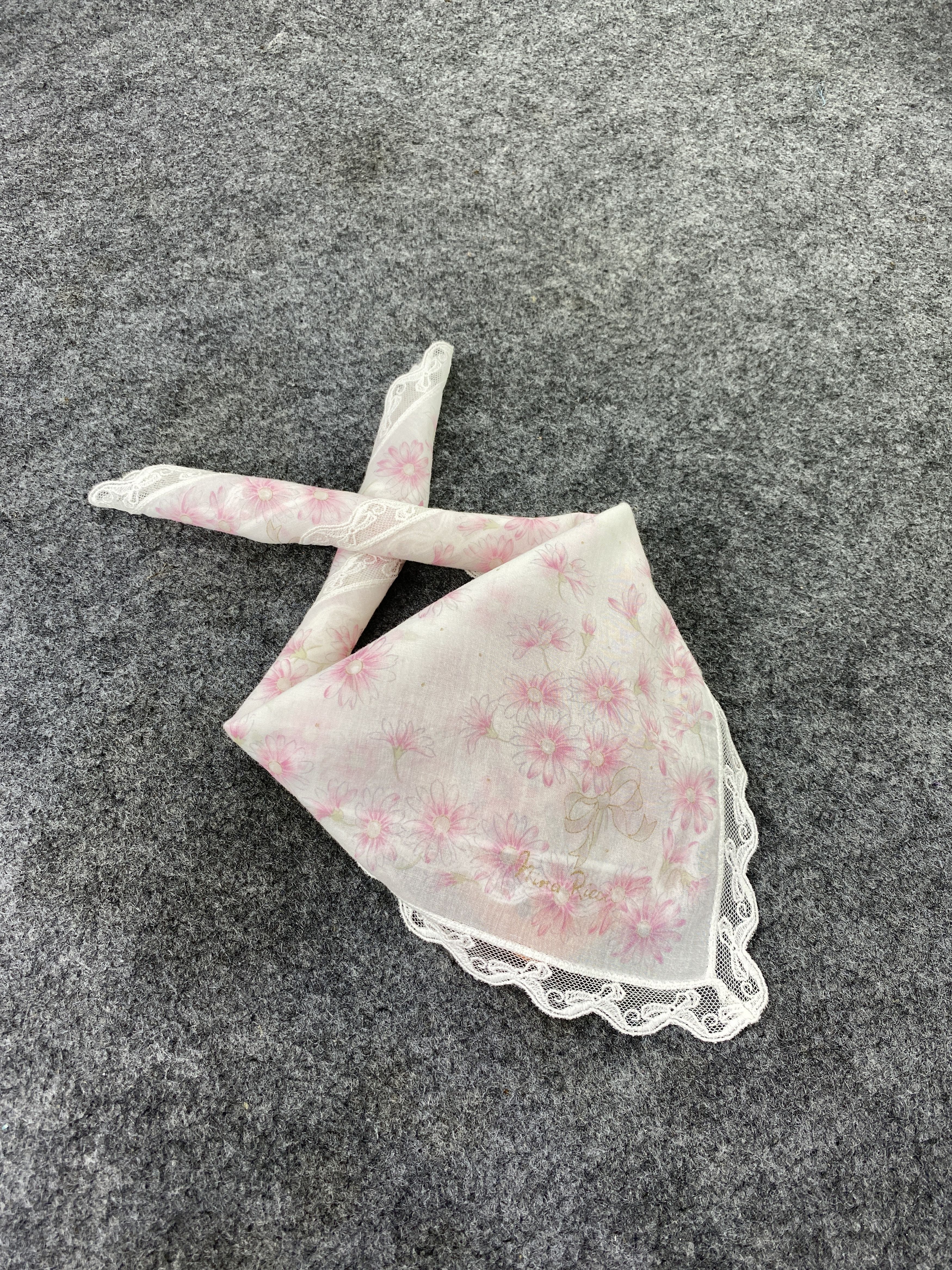 Nina Ricci Nina Ricci Handkerchief / Bandana / Neckerchief-B411 Size ONE SIZE - 1 Thumbnail