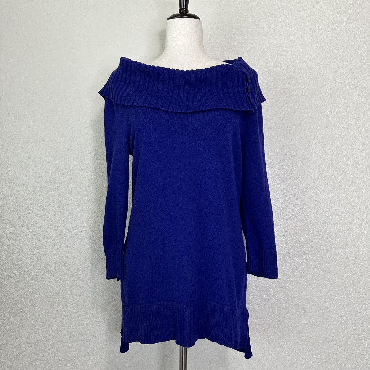 Chicos Chico’s Royal Blue Buttoned Boat Off Shoulder Neck Sweater Size M / US 6-8 / IT 42-44 - 1 Thumbnail