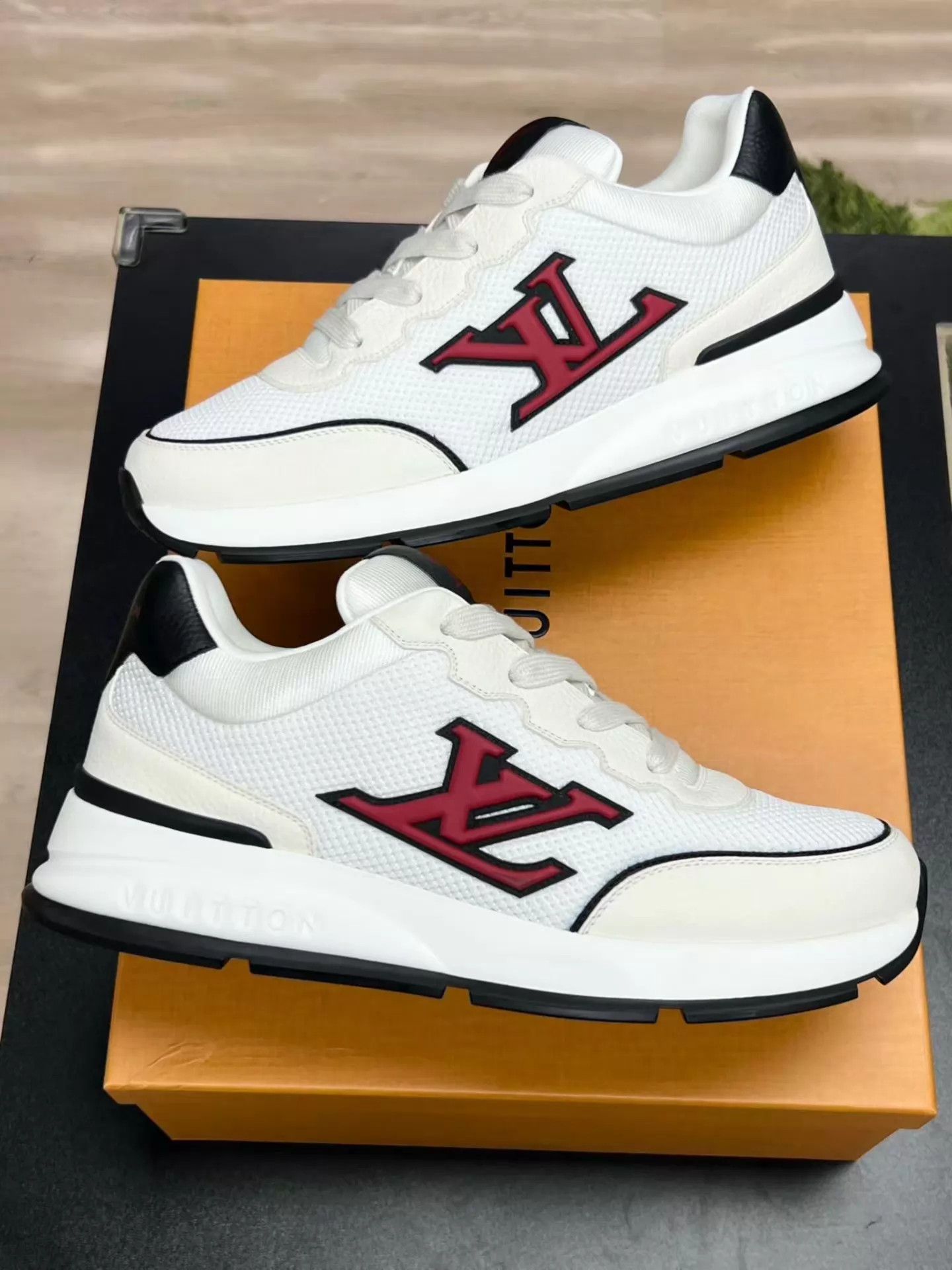 Louis Vuitton LV Classic Beige Casual Shoes Size 43 Rare Vintage Size US 10 / EU 43 - 5 Thumbnail