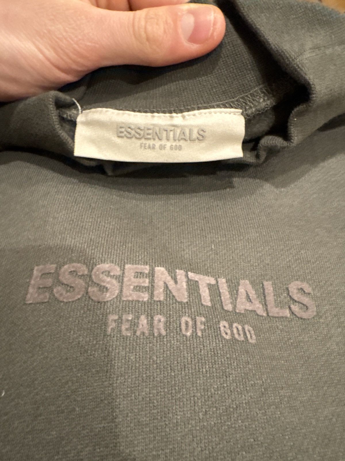 Fear of God Fear of God Essentials Relaxed Crewneck “Off Black” Size US S / EU 44-46 / 1 - 4 Thumbnail