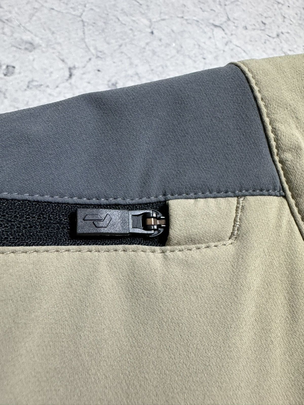 Peak Performance Peak Performance Trekking Outdoor Shorts Size M Size US 32 / EU 48 - 6 Thumbnail