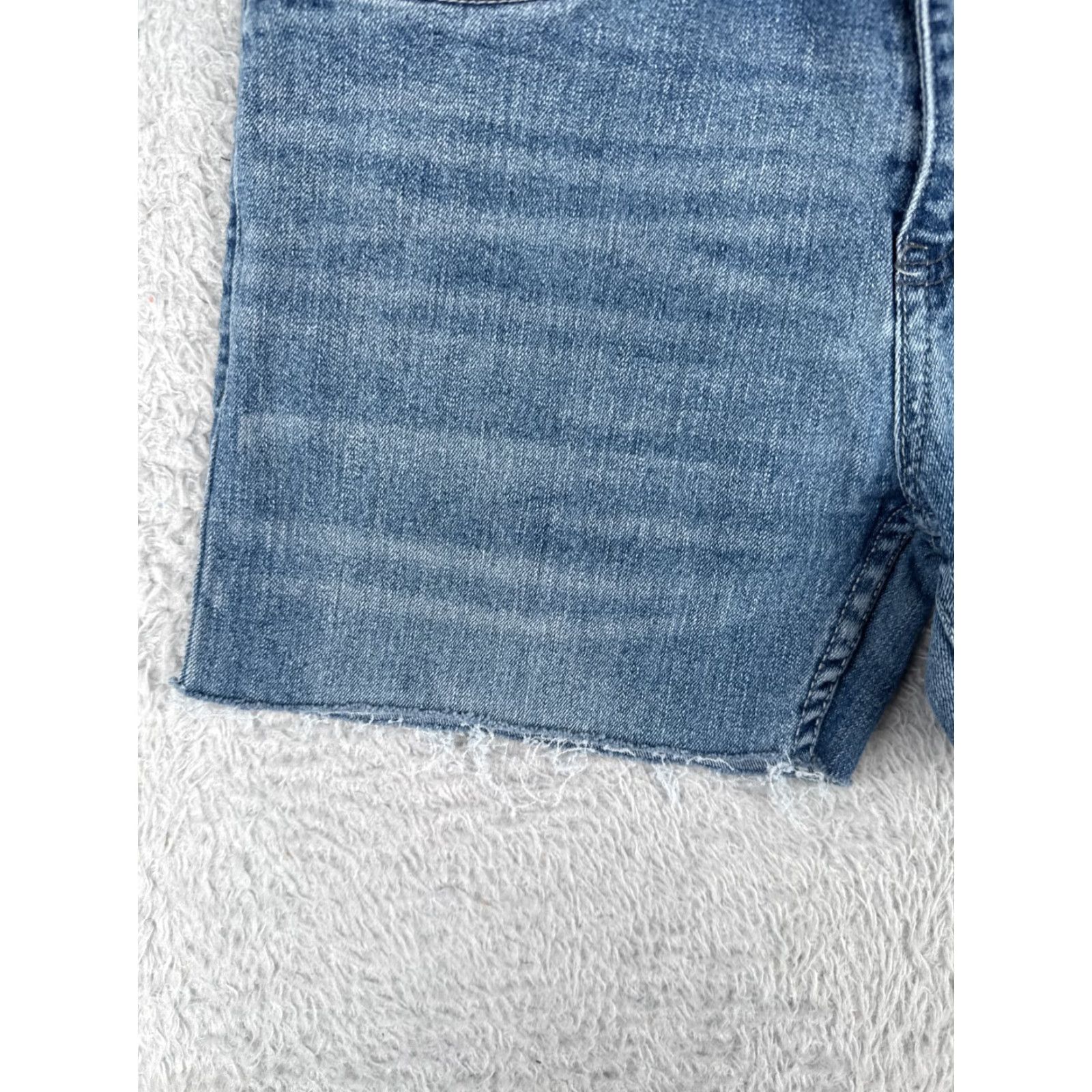 Levi's Levi's Women's Denim Shorts 28 Blue Cut-Off 80s Style Casual Summer Size 28" / US 6 / IT 42 - 3 Thumbnail
