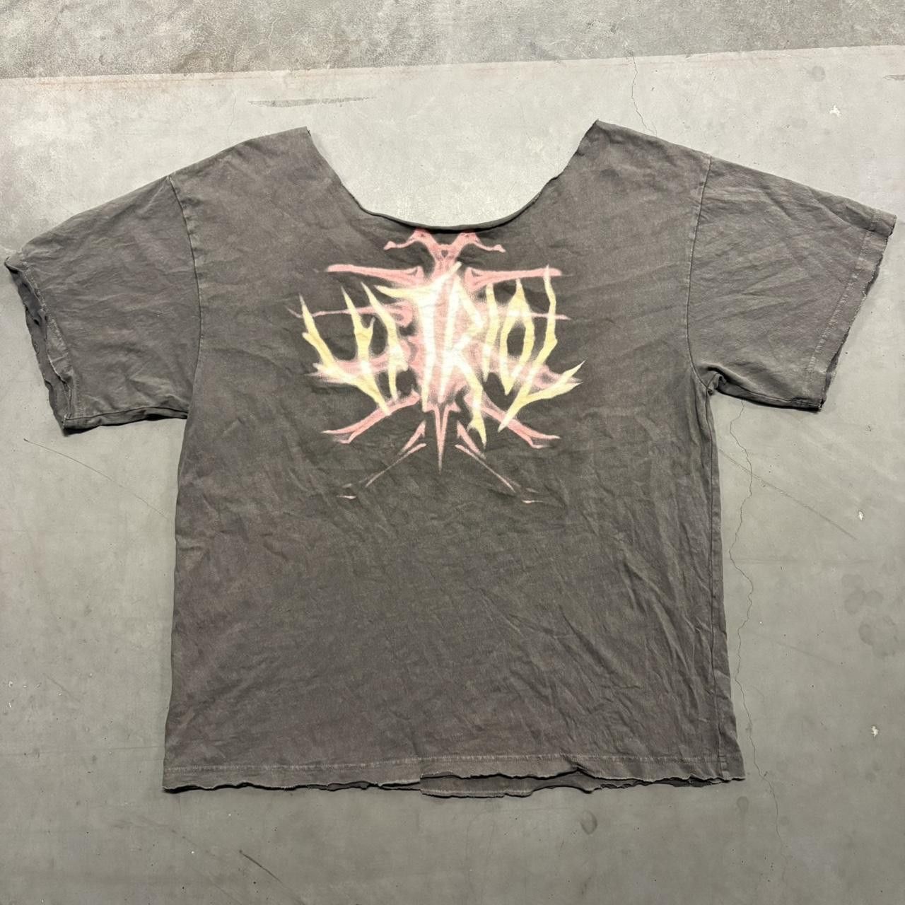 Vintage Crazy Vintage Y2K/2000s Cyber Airbrush Vitriol Y2K Cut Collar Graphic Tee! Size US L / EU 52-54 / 3 - 3 Thumbnail