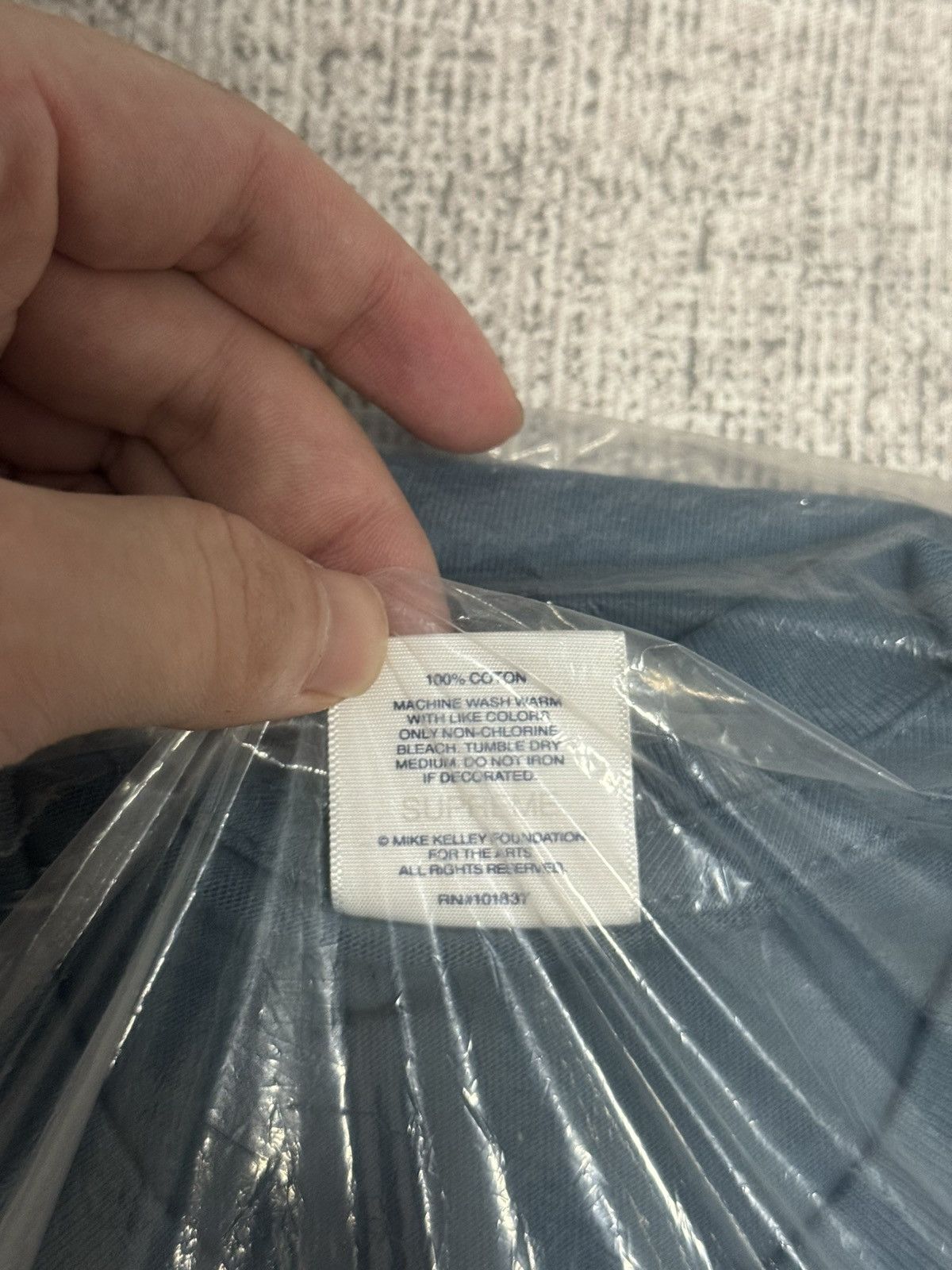 Supreme Supreme mike kelley hiding from indians tee slate Size US L / EU 52-54 / 3 - 3 Thumbnail