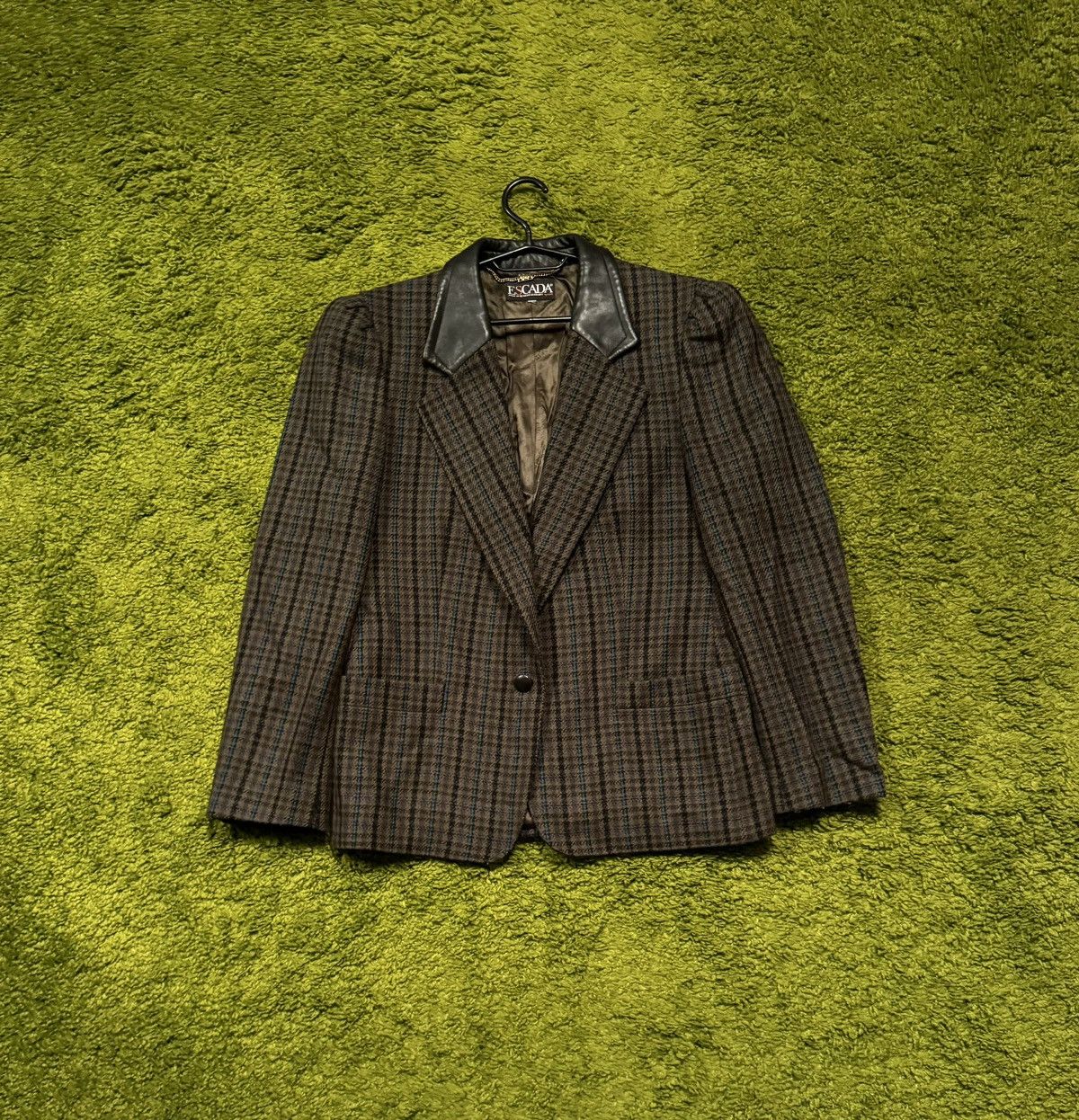 Escada × Escada Sport × Vintage Escada 1990s vintage checkered wool blazer leather collar Size M / US 6-8 / IT 42-44 - 1 Thumbnail