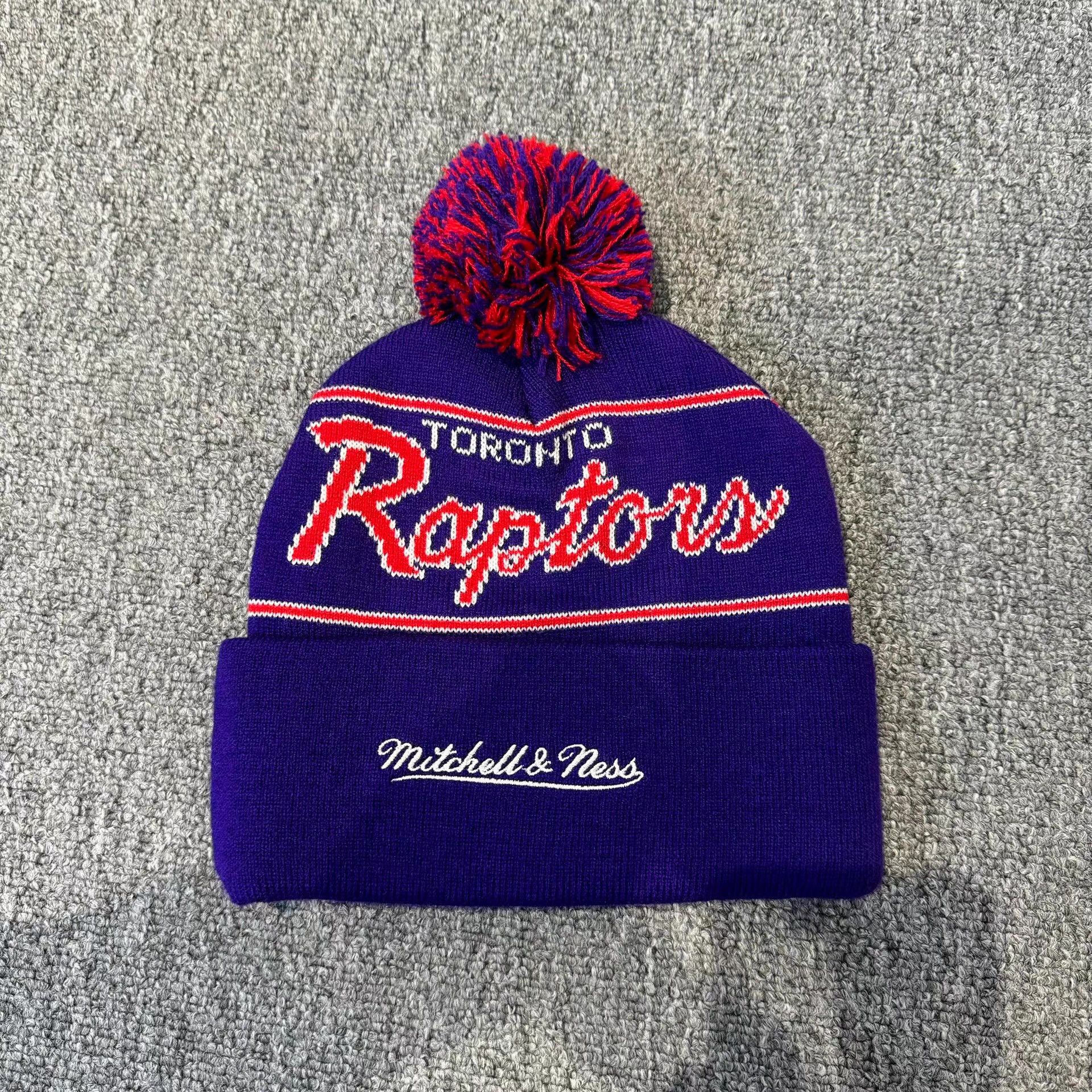 Mitchell & Ness Mitchell & Ness Toronto Raptors NBA Beanie Q5 Size ONE SIZE - 7 Thumbnail