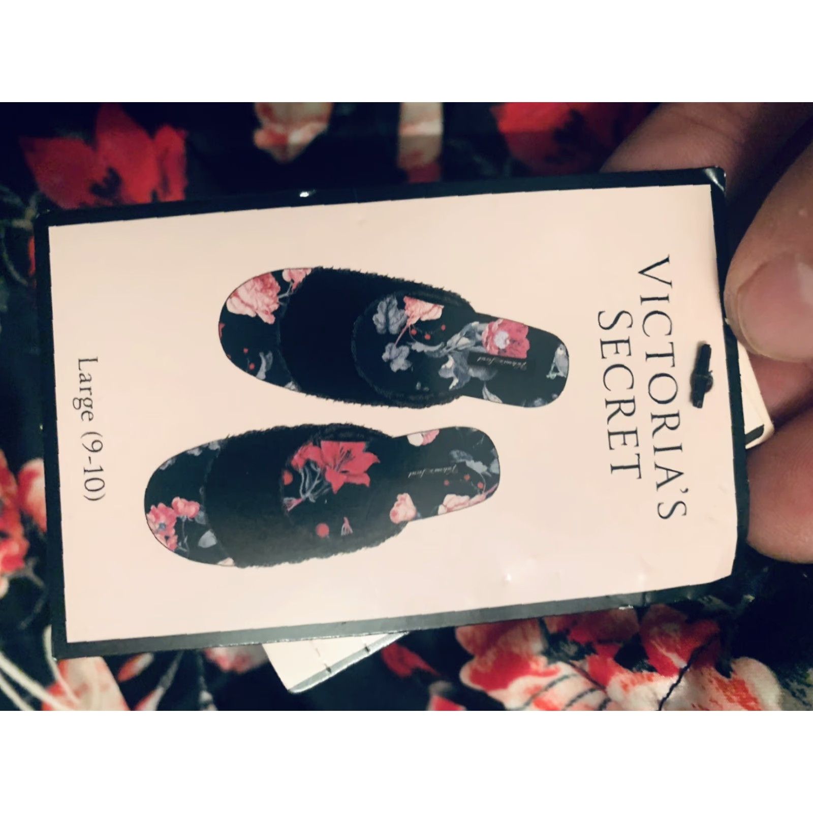 Victoria's Secret Victoria's Secret Satin Floral Faux Fur Cozy Slides Slippers Women Slipper Black Satin Dust Bag Size ONE SIZE - 7 Thumbnail