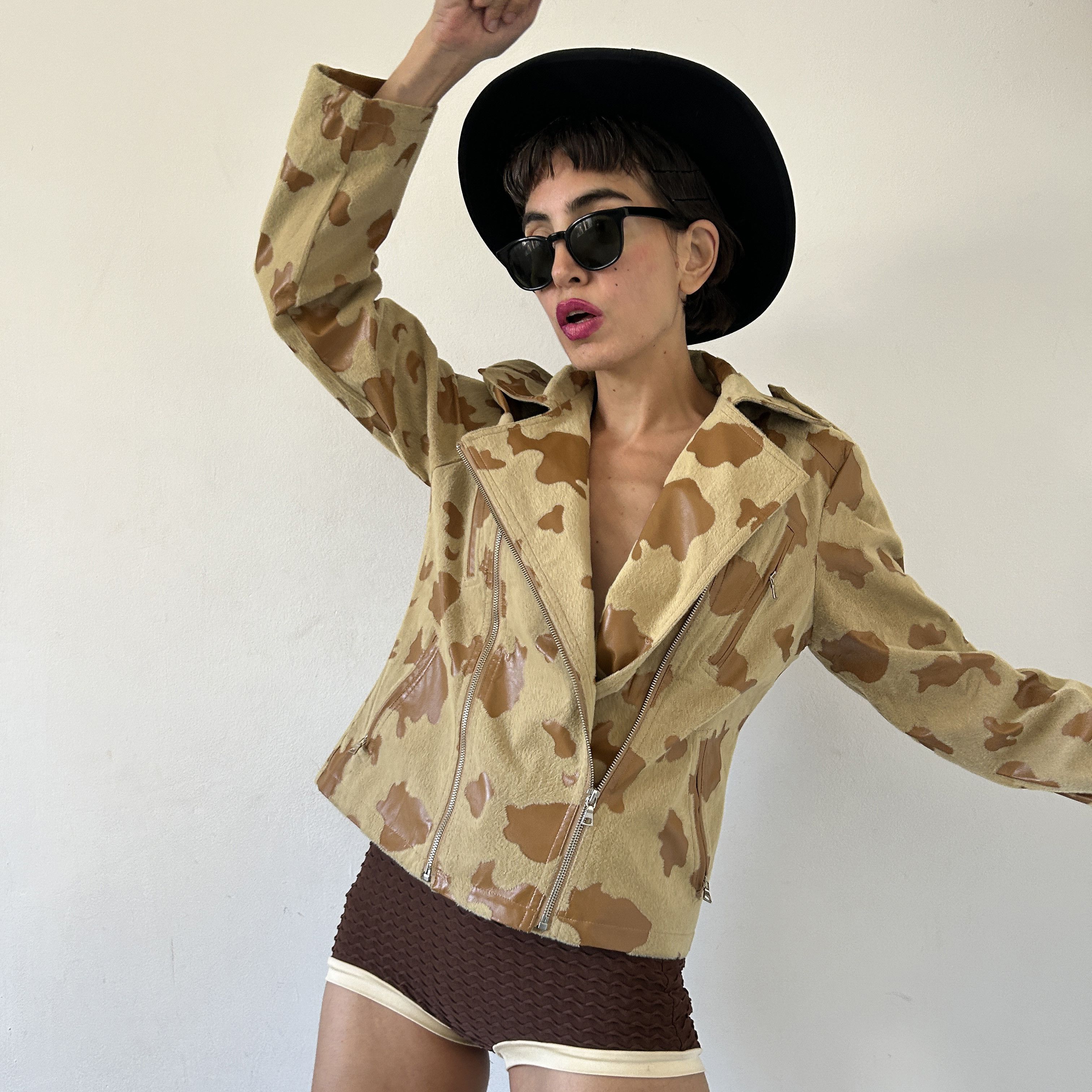 Vintage Vintage y2k cow print zip up jacket Size XL / US 12-14 / IT 48-50 - 3 Thumbnail