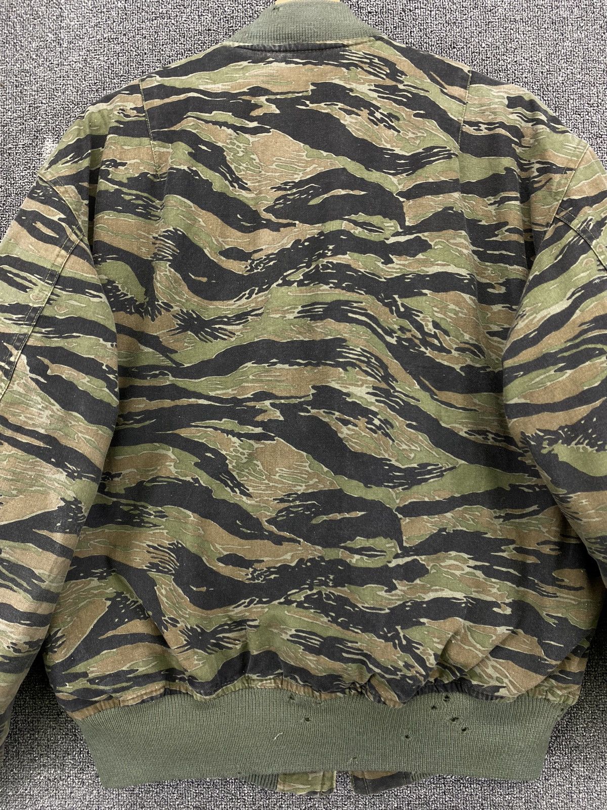 Vintage Vintage Made By Houston Jumper Field Camo Bomber Jacket Size US M / EU 48-50 / 2 - 10 Thumbnail