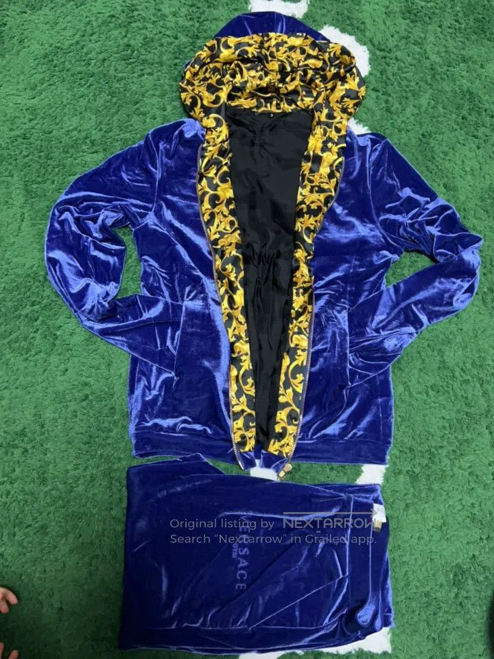 Versace Versace Velvet set for adults Size S / US 4 / IT 40 - 1 Thumbnail