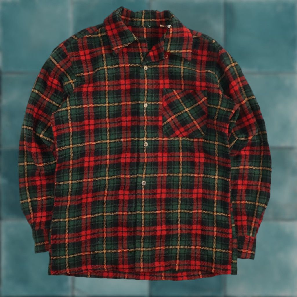 Vintage VINTAGE 60s Wool Button-Up Shirt Men Regular M Red Plaid Flannel Winter Rockabilly Size US M / EU 48-50 / 2 - 1 Thumbnail