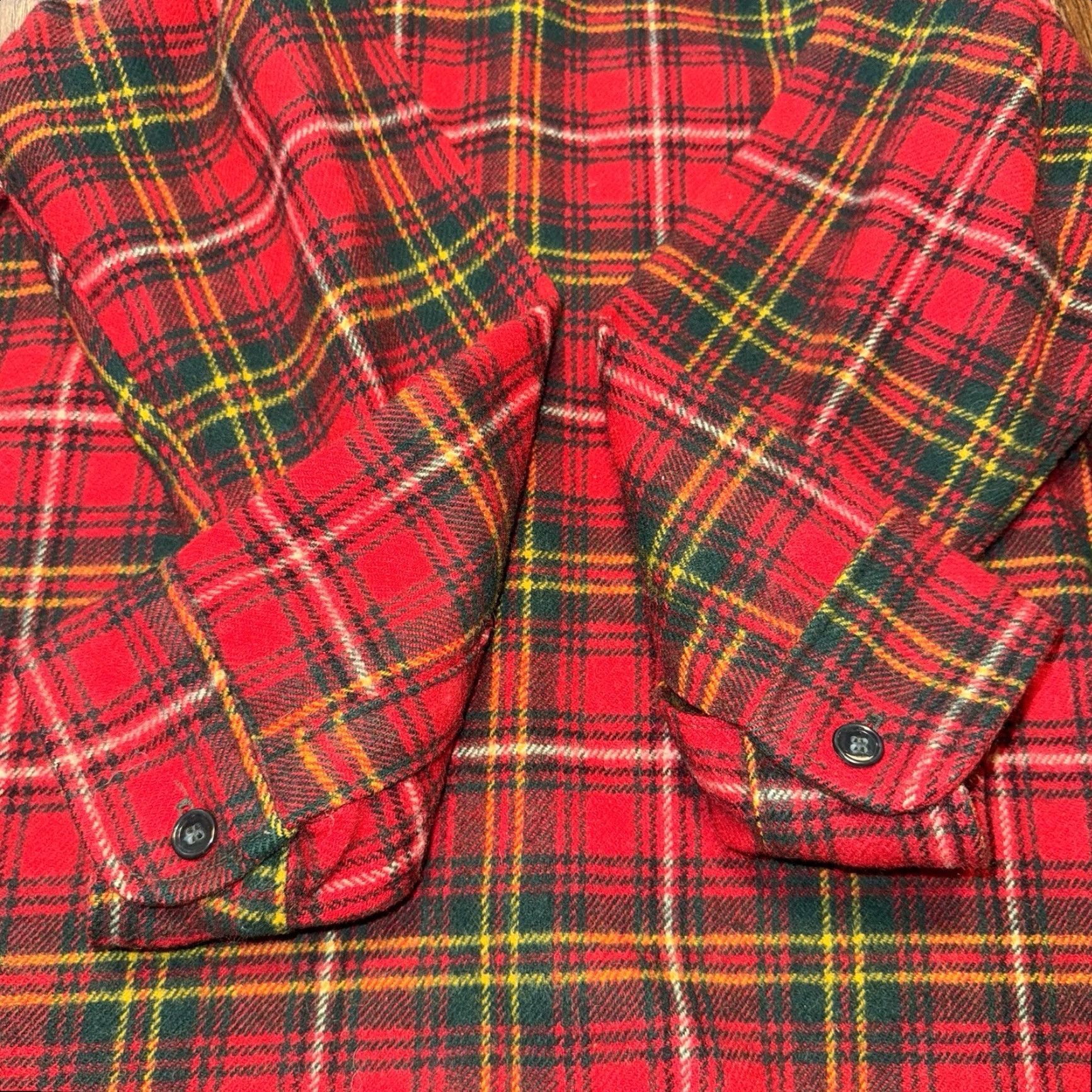 Vintage VINTAGE Woolrich Mens L Flannel Shirt Button Front Wool Plaid Red Size US L / EU 52-54 / 3 - 7 Thumbnail