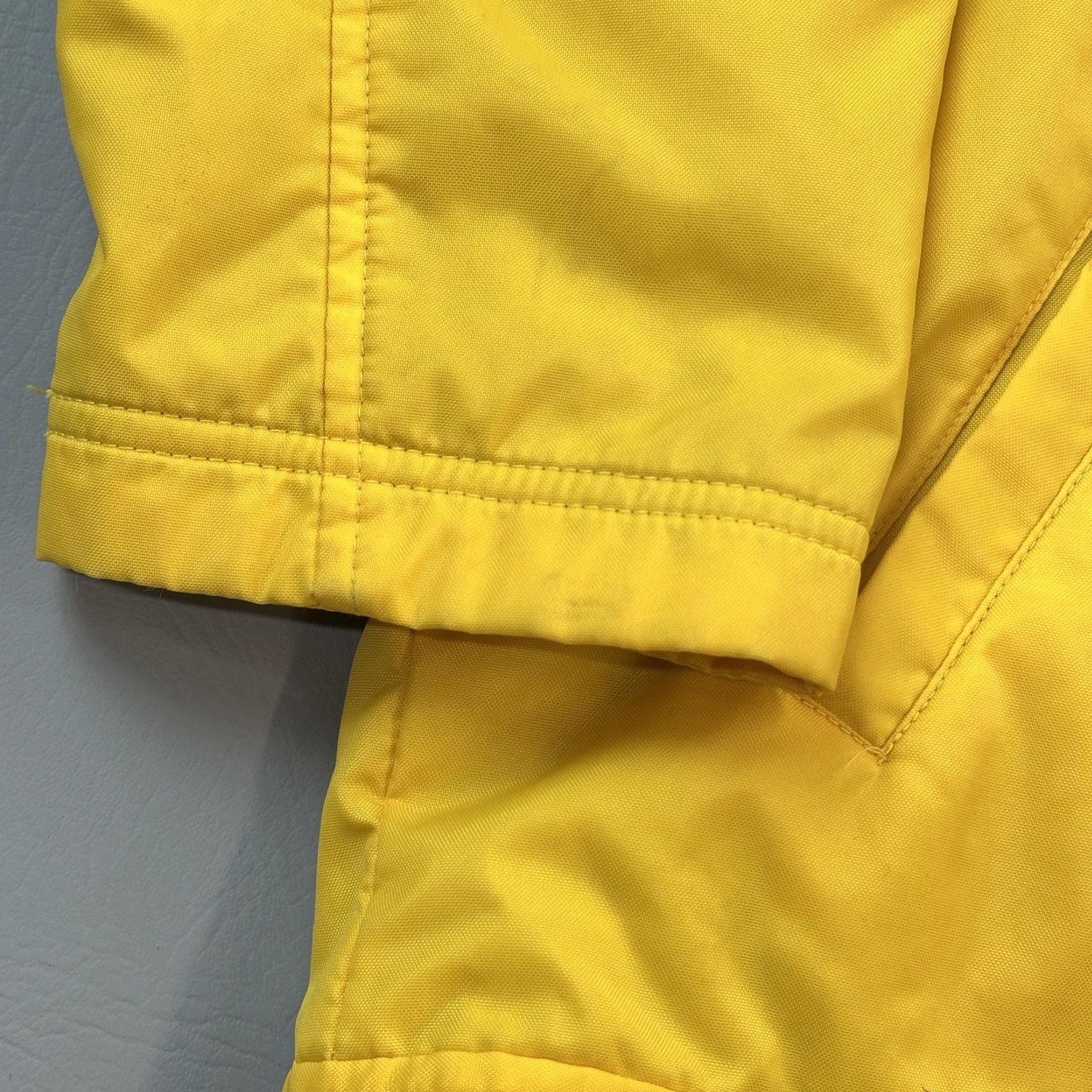 Nike VINTAGE Nike Jacket Mens Large Yellow Gray Fleece Reversible Hooded Swoosh Y2K Size US L / EU 52-54 / 3 - 7 Thumbnail