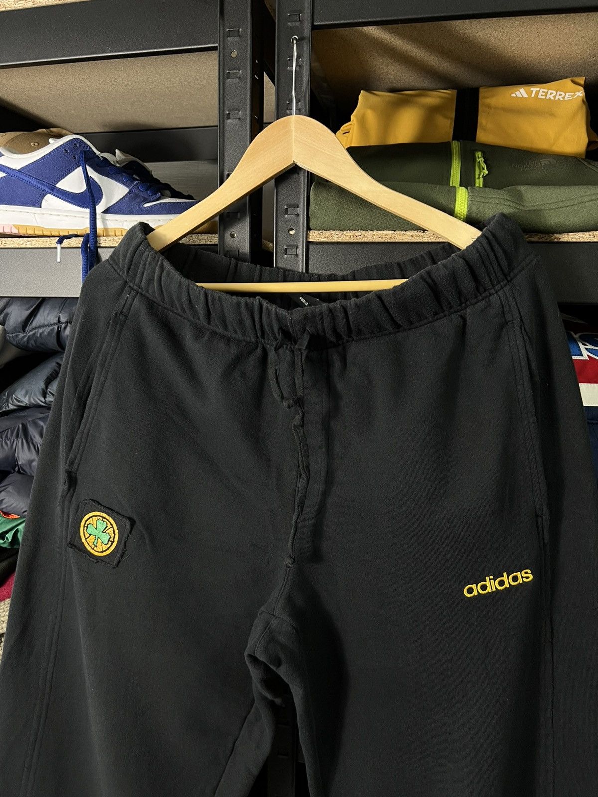 Adidas Adidas x Celtics Vintage Sweatpants Black XL Asia NBA Rare Size US 36 / EU 52 - 4 Thumbnail