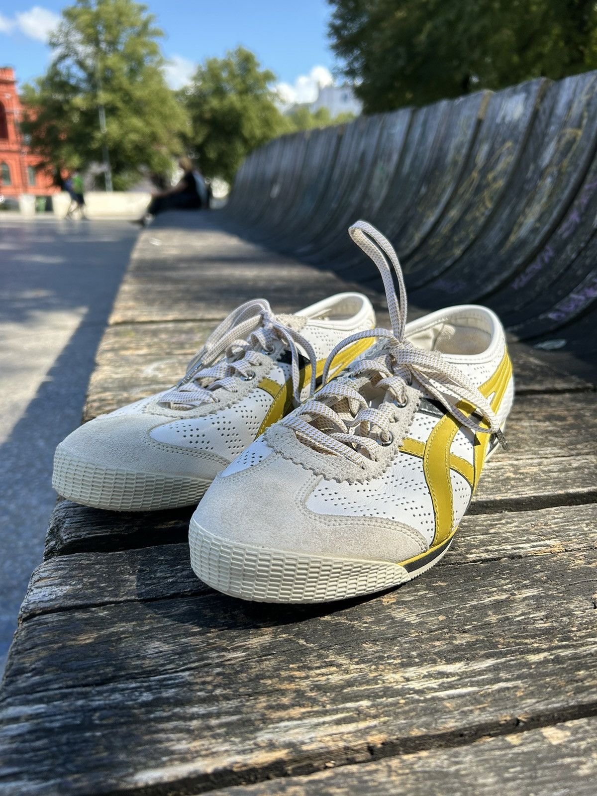 Vintage Vintage Onitsuka Tiger shoes Size US 10 / EU 43 - 1 Thumbnail