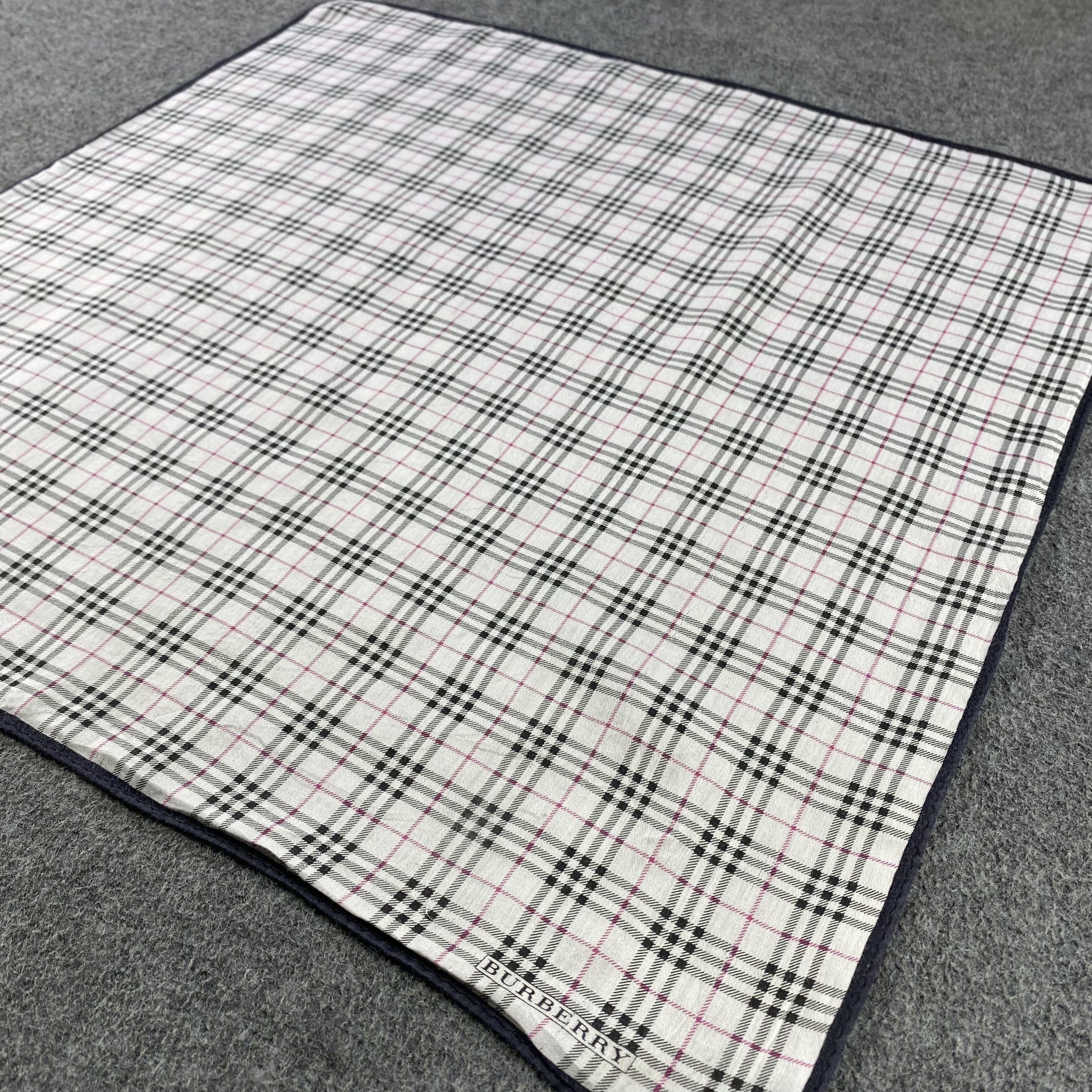 Burberry × Vintage Burberry Handkerchief/Neckerchief/Bandana HC764 Size ONE SIZE - 2 Thumbnail