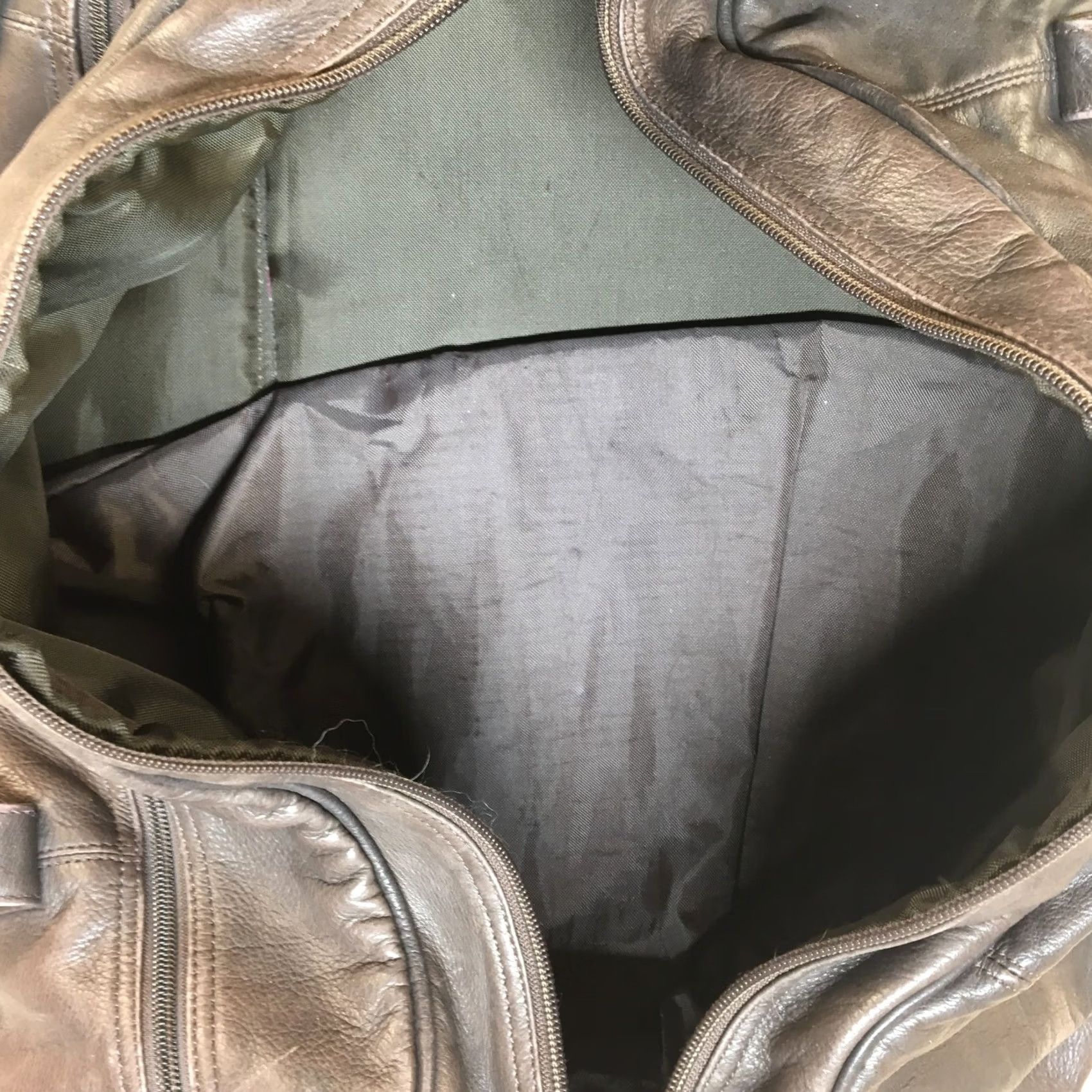 Vintage Canyon Leather Duffle Bag Travel Brown - Medium - Men - Classic Style - 22 in Width - Leather Strap - Zip Closure - Solid Pattern Size ONE SIZE - 8 Thumbnail