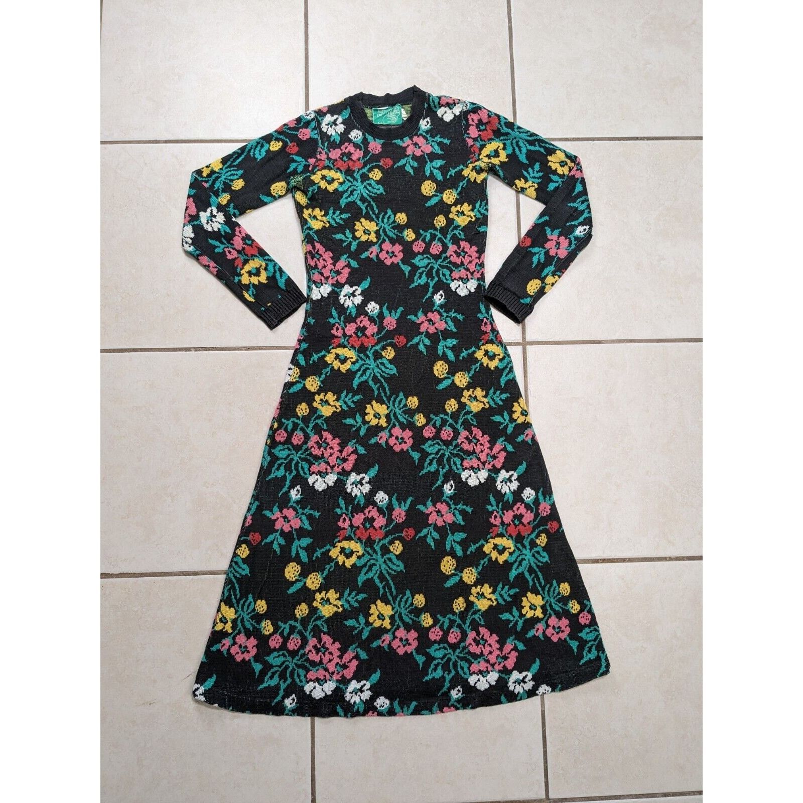Betsey Johnson Betsey Johnson Alley Cat Sweater Dress Long Sleeve Floral Size M / US 6-8 / IT 42-44 - 1 Thumbnail