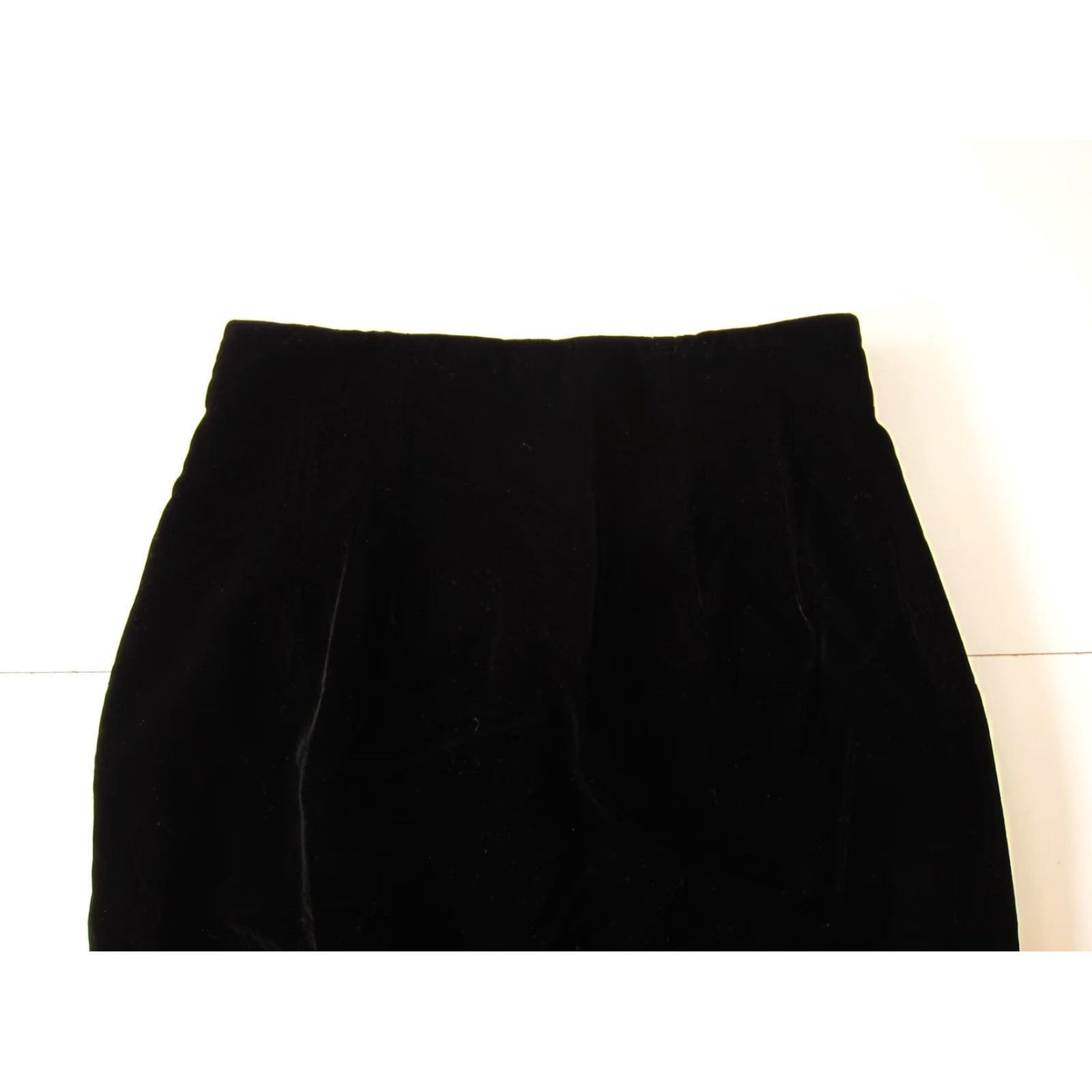 Liz Claiborne VINTAGE Liz Claiborne Collection Black Velvet Straight Pencil Skirt Women 8 Size 30" / US 8 / IT 44 - 8 Thumbnail