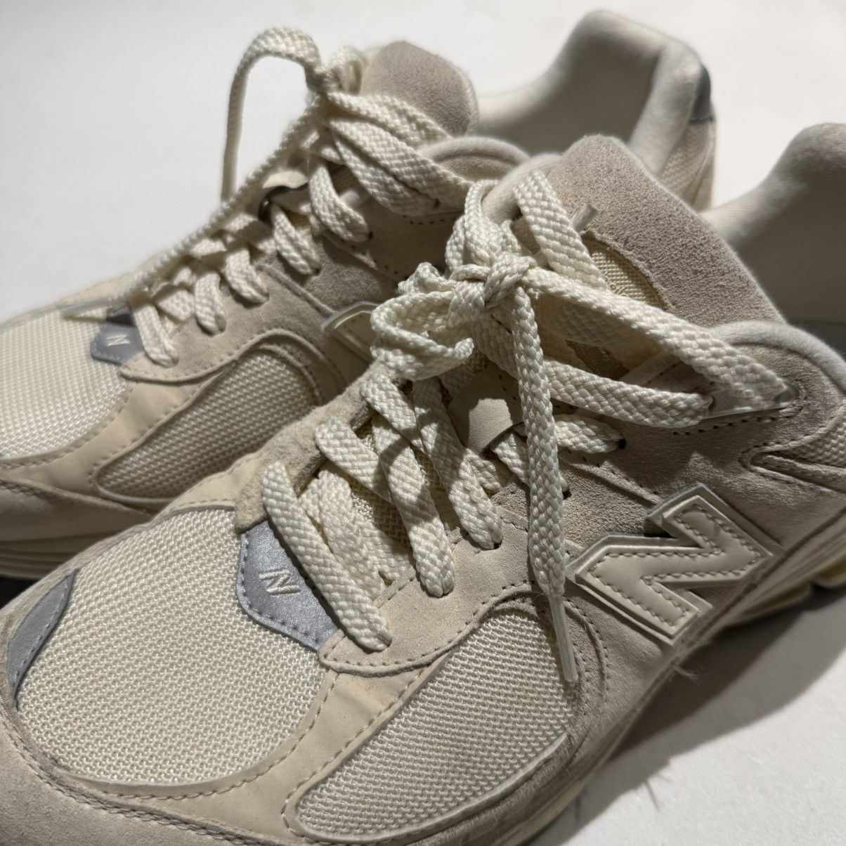 New Balance New Balance 2002R Bone Size US 8.5 / EU 41-42 - 2 Thumbnail