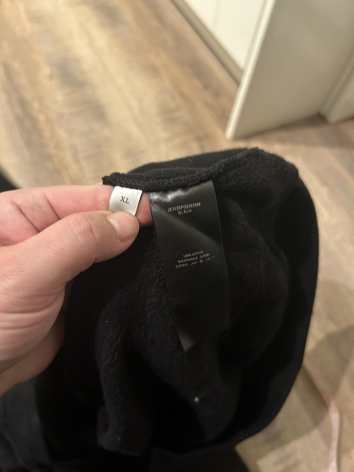 JW Anderson Plush logo hoodie Size US XL / EU 56 / 4 - 6 Thumbnail
