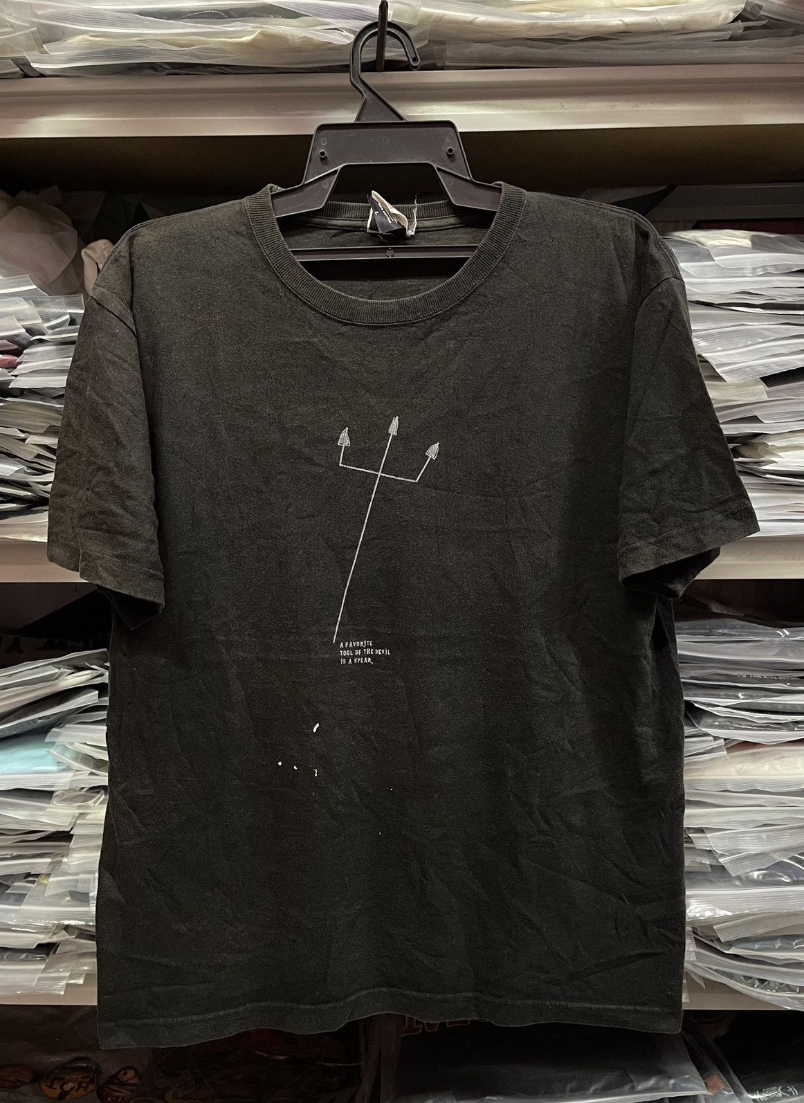 Vintage Vintage Rare " A Favourite Tool Of The Devil Is A Spear "🔥🔥🔥 Size US L / EU 52-54 / 3 - 1 Thumbnail