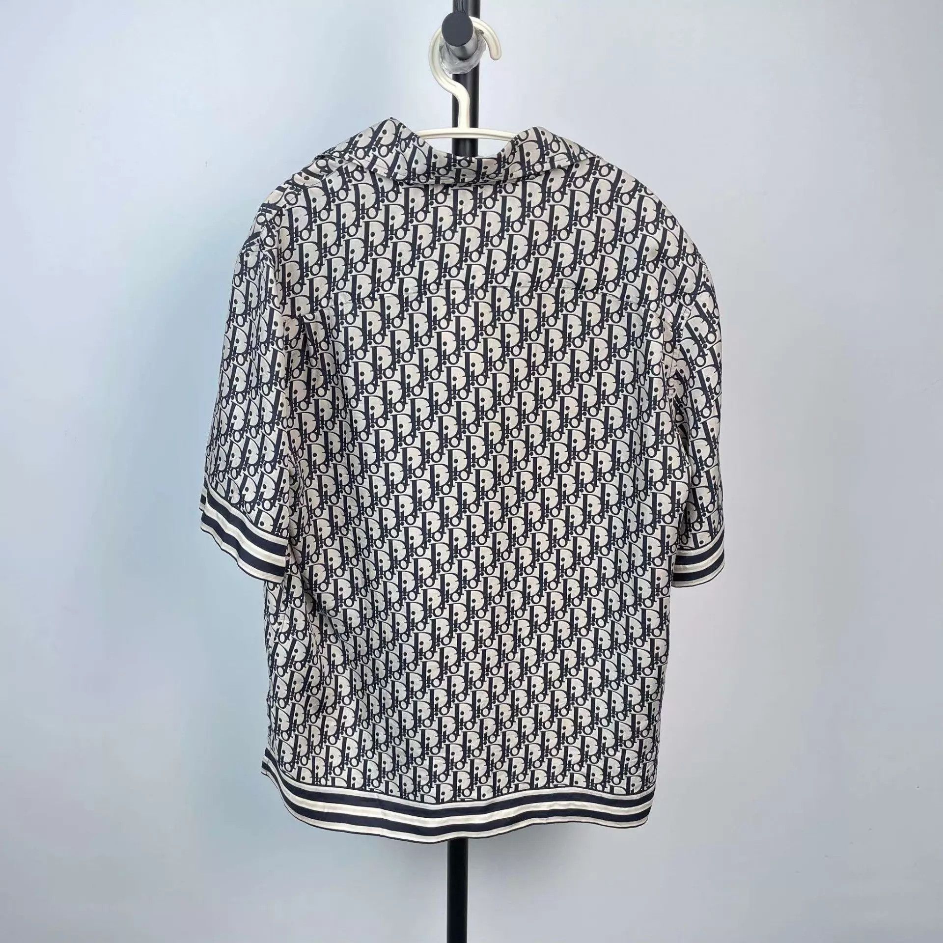Dior DIOR Silk All-Over Print Short-Sleeve 37XS Size US XS / EU 42 / 0 - 2 Thumbnail