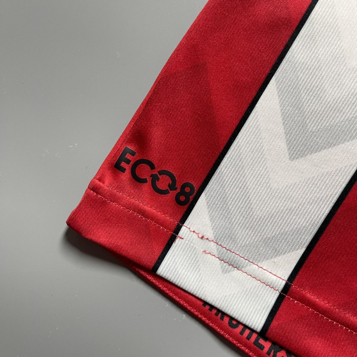 Hummel SOUTHAMPTON 2021/2022 FOOTBALL HOME JERSEY #8 WARD-PROWSE Size US S / EU 44-46 / 1 - 5 Thumbnail