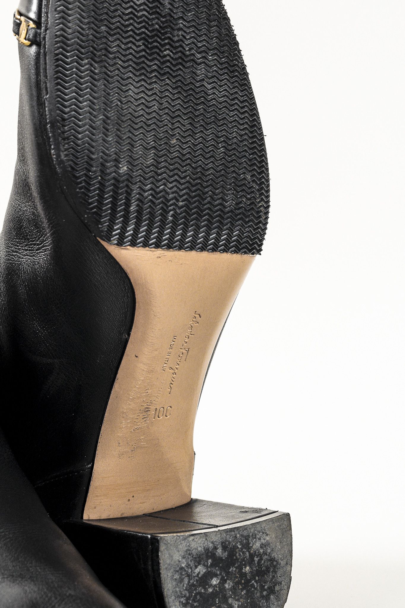 Salvatore Ferragamo Salvatore Ferragamo Atri Glossy Cap Toe Leather Ankle Boot Size US 10 / IT 40 - 5 Thumbnail