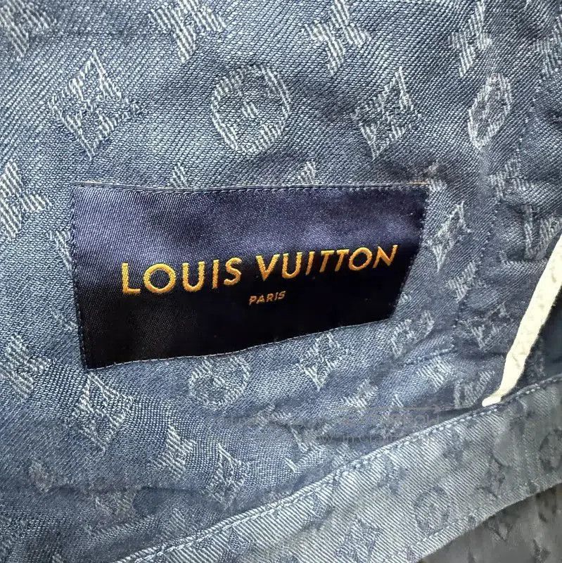 Louis Vuitton Louis Vuitton Denim Jacket for Women in Dark Blue . Size M / US 6-8 / IT 42-44 - 3 Thumbnail
