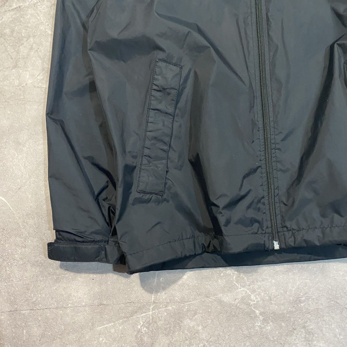 Vintage VINTAGE NIKE NYLON JACKET CENTER LOGO SWOOSH 00s Size US M / EU 48-50 / 2 - 11 Thumbnail