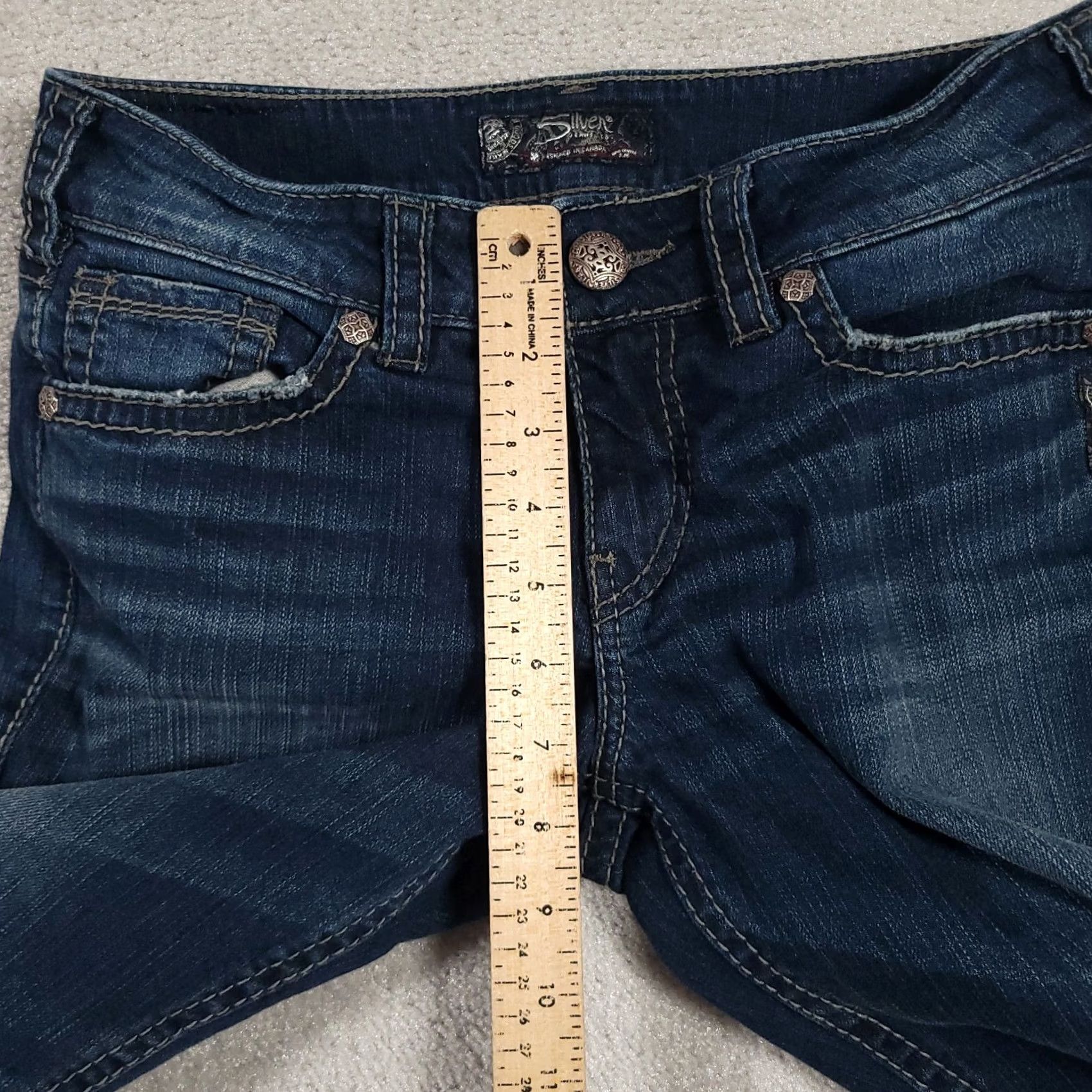 Silver Jeans Co. VINTAGE Silver Jeans Suki Capri Dark Wash Denim Women 28X22.5 30X25.5 5-Pocket Stretch Jeans Womens Capris 25.5 Inseam HM Size 28" / US 6 / IT 42 - 6 Thumbnail