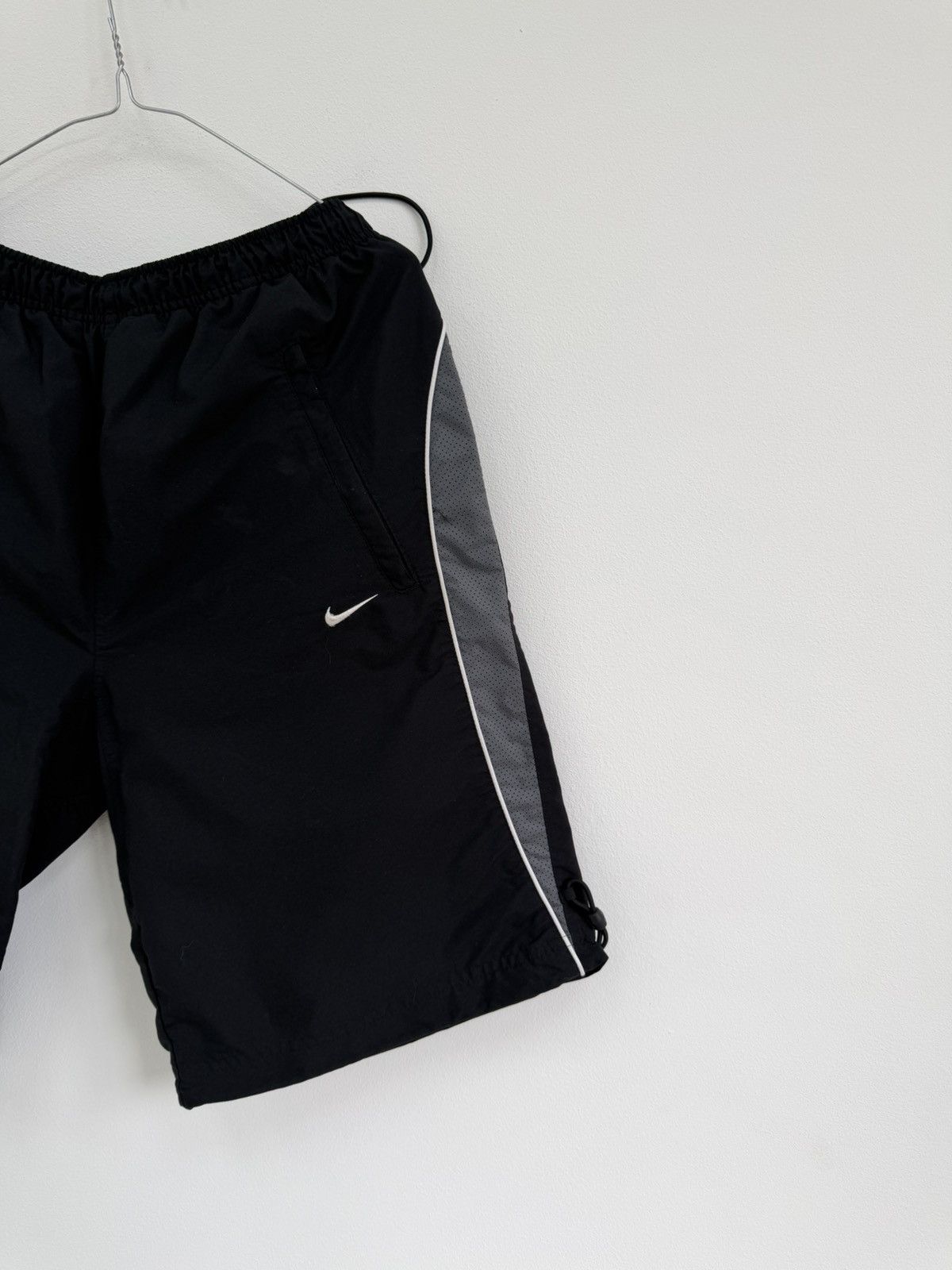 Nike Vintage 00s Retro Nike Y2K Baggy Shorts Size US 32 / EU 48 - 3 Thumbnail