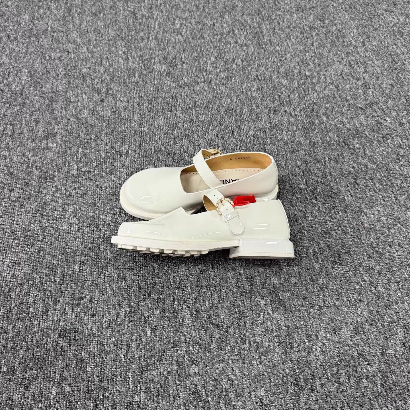 Chanel Chanel White Patent CC Logo Mary Jane Loafer 36.5 99 New Size US 6 / IT 36 - 3 Thumbnail