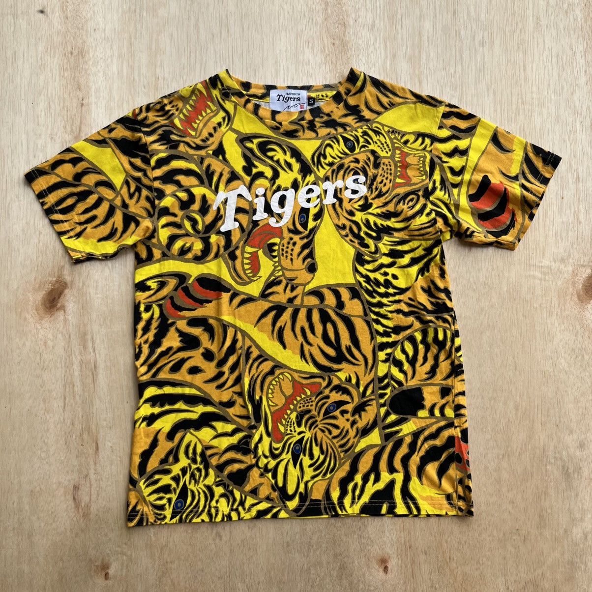 Japanese Brand TIGER HANSHIN JAPANESE BASEBALL ICON FULL PRINT AOP Size US M / EU 48-50 / 2 - 1 Thumbnail