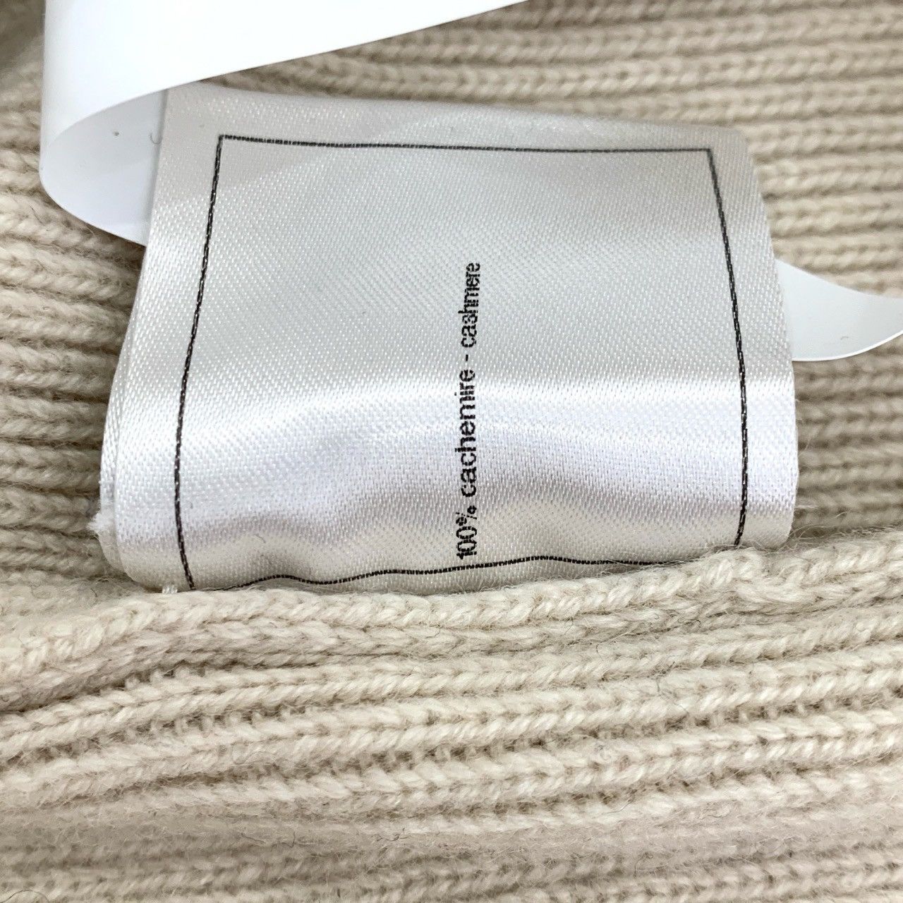 Chanel Chanel Pattern Off-white Cashmere Knit Cardigan K26WX Size XS / US 0-2 / IT 36-38 - 7 Thumbnail