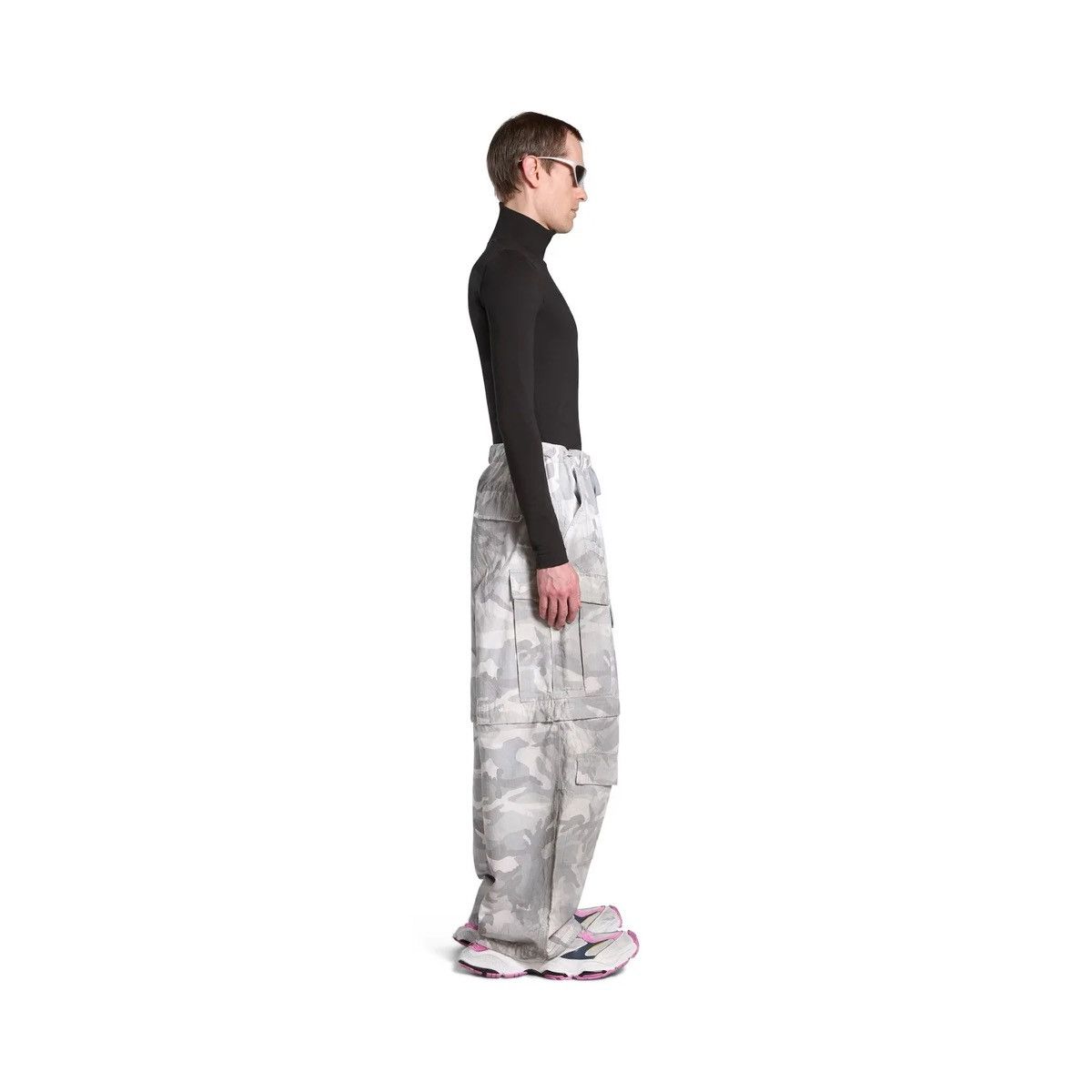 Balenciaga Balenciaga SS24 Loose Fit Camo Cargo Pants with Drawstring Size US 31 - 3 Thumbnail