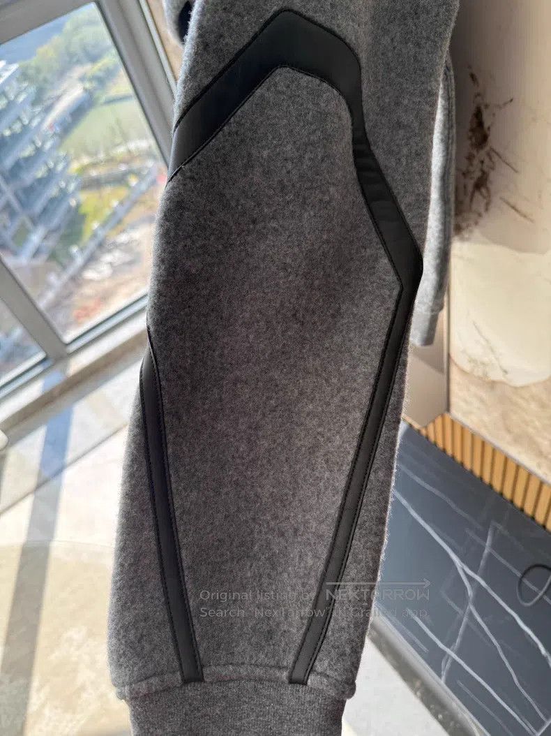 Hermes Hermes Gray men's lambswool pocket sweatshirt Size US S / EU 44-46 / 1 - 5 Thumbnail