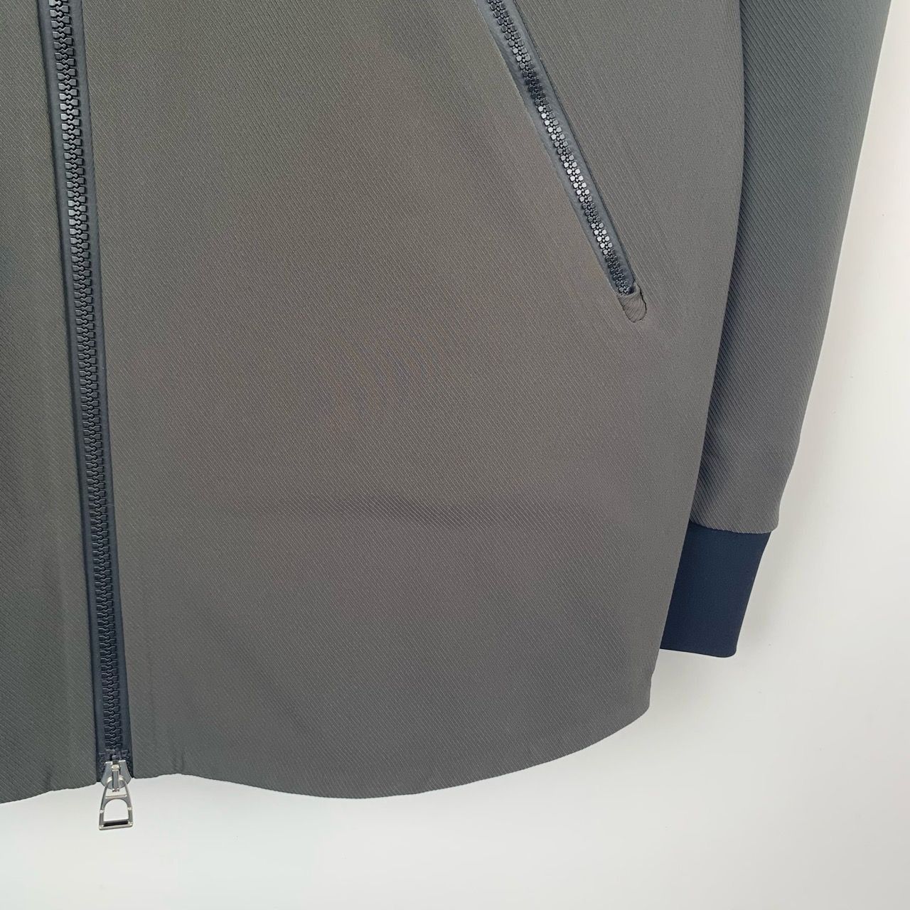 Hermes [Hermès] Hooded Zip-Up Sage Green Windbreaker S Size US S / EU 44-46 / 1 - 6 Thumbnail