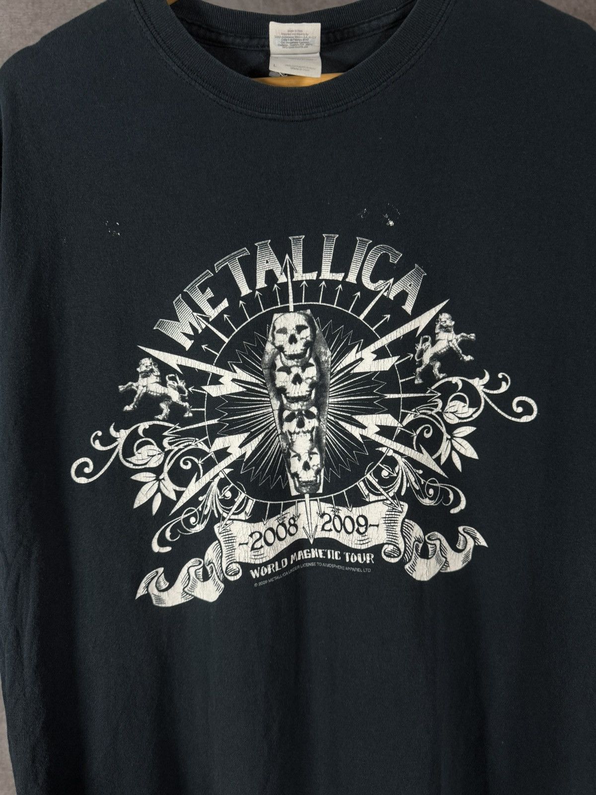 Metallica Metallica 2009 rock band overprinted tour tee Size US L / EU 52-54 / 3 - 4 Thumbnail