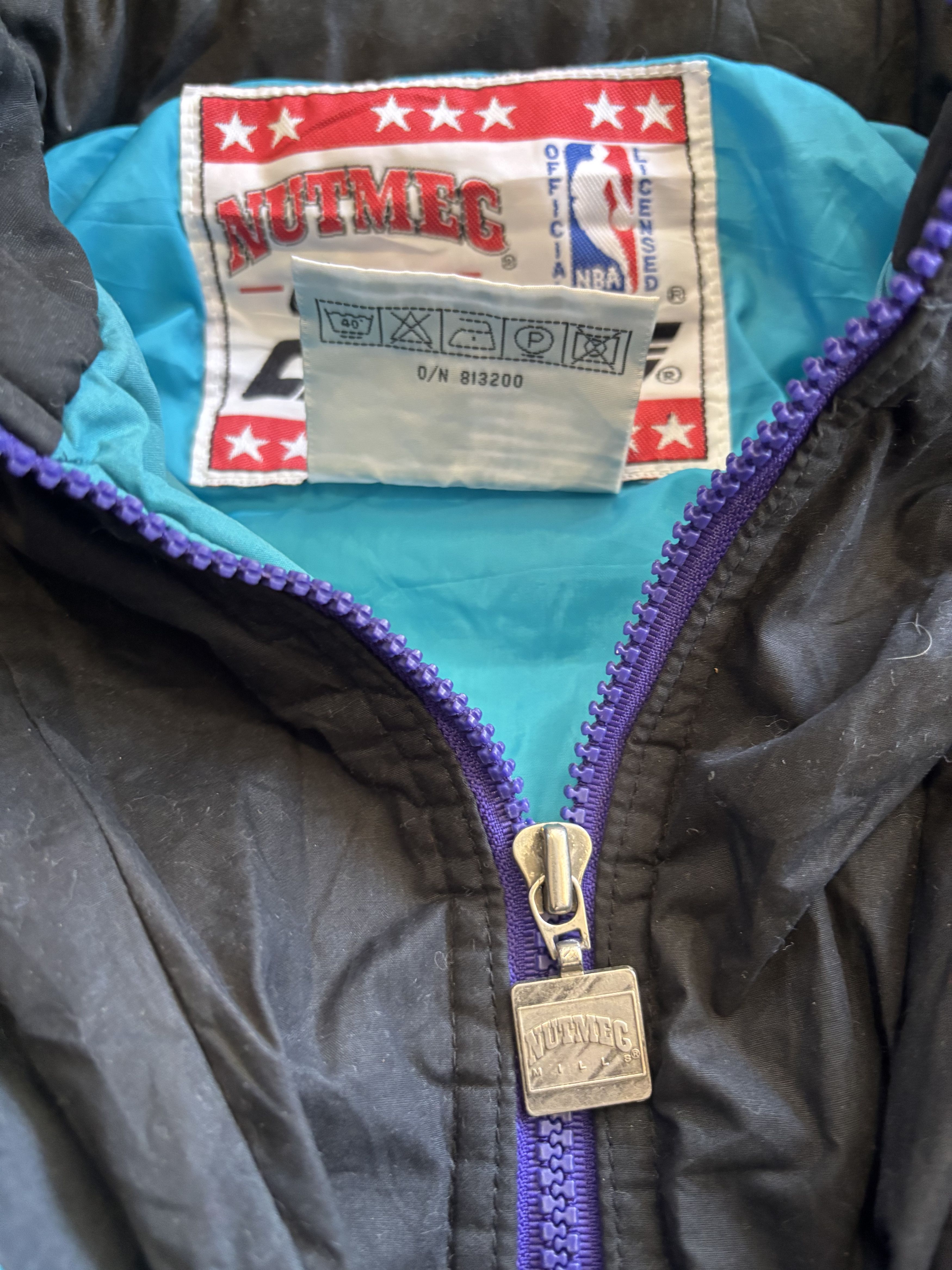 Nutmeg Vintage Charlotte Hornets 90s Hooded Jacket Size US L / EU 52-54 / 3 - 4 Thumbnail