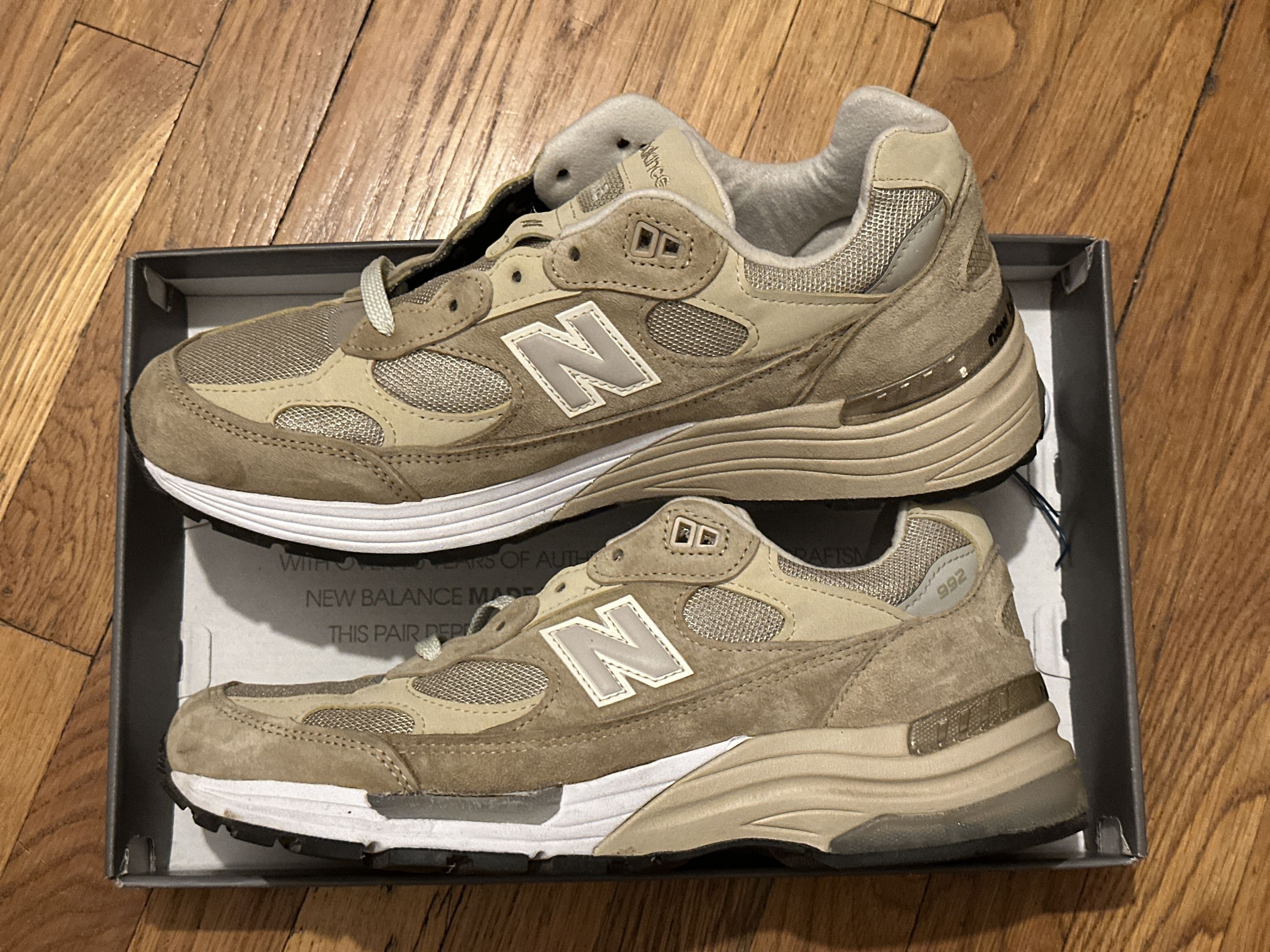 New Balance New Balance Tan 992 Shoes Size US 9 / EU 42 - 4 Thumbnail